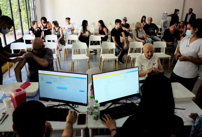 Vacunación Covid-19: aplican dosis de refuerzo en seis nuevos centros