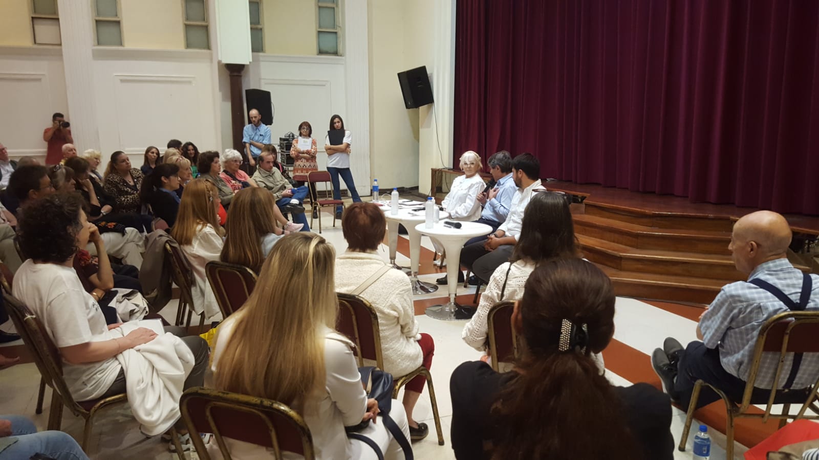 Fernán Quirós: reunión con vecinos de Retiro y San Nicolás