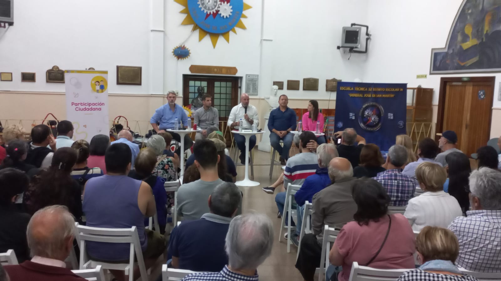 Reunión de vecinos y vecinas de Chacarita con Waldo Wolff