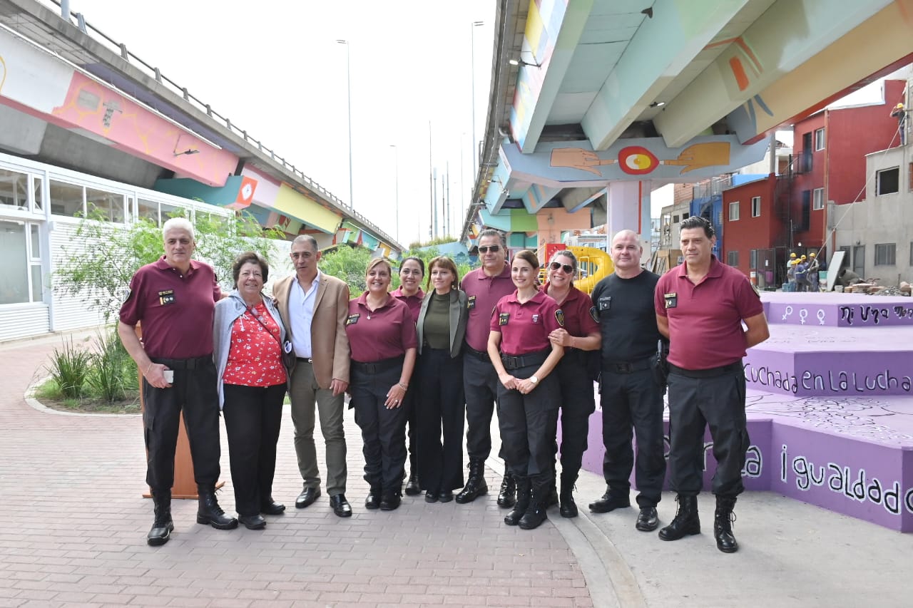 Inauguración de la grada violeta en el Barrio Padre Mugica