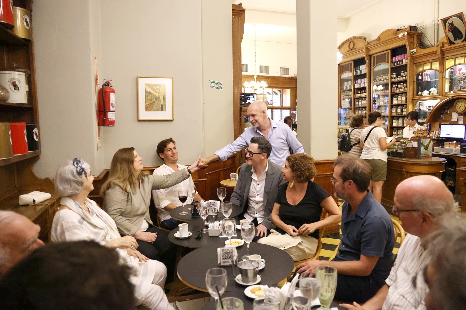 Rodríguez Larreta presentó la agenda de la Ciudad por los 40 años de democracia, con una edición especial de La Noche de las Librerías