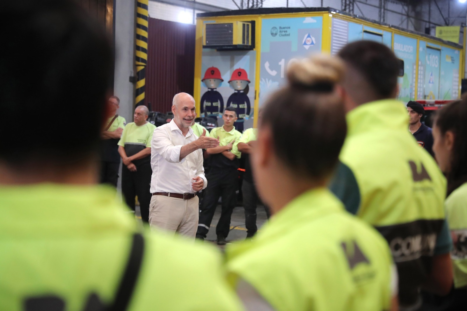 El jefe de Gobierno destacó el trabajo de Defensa Civil en los operativos por los cortes de luz