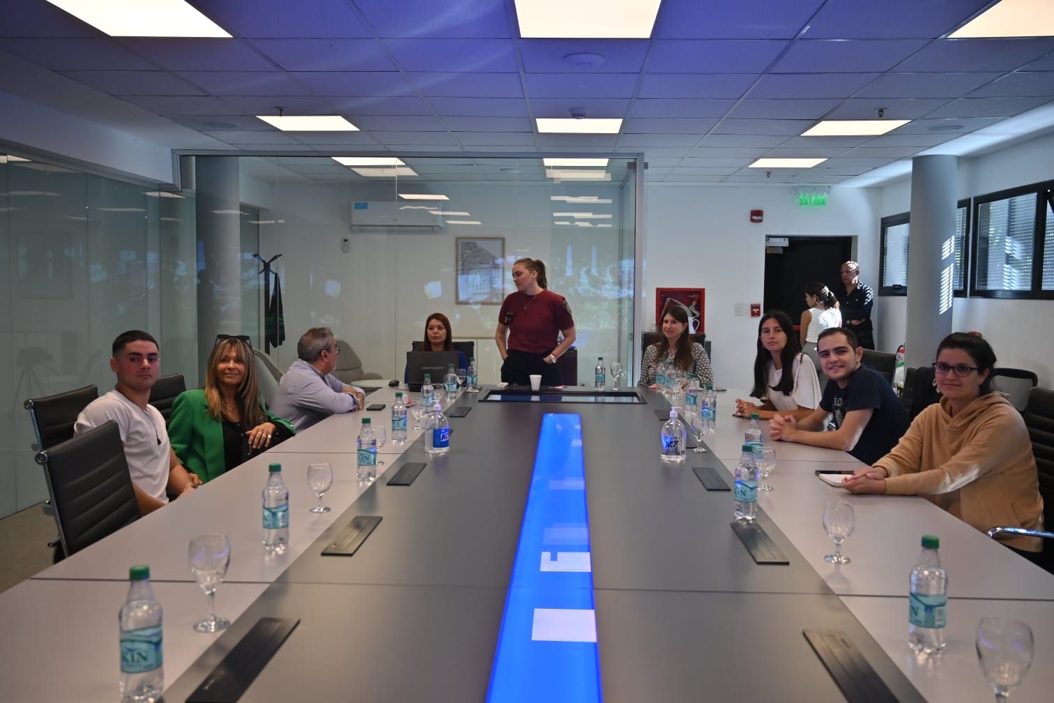 Alumnos de Derecho de las Universidades de El Salvador y Austral visitaron el Centro de Monitoreo Urbano