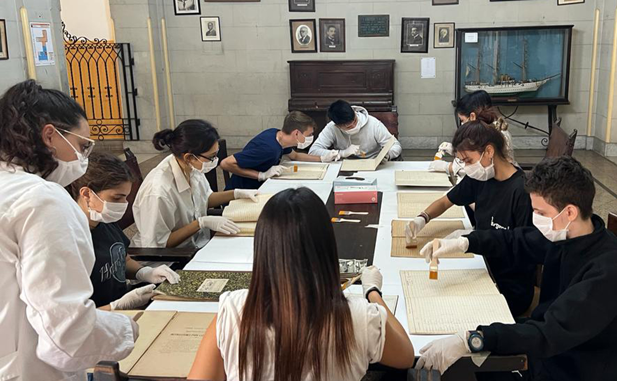 Huellas de la escuela comenzó las ACAP para estudiantes de las Escuelas Normales Superiores