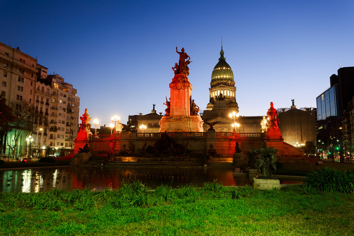 Monumentos porteños se iluminarán por el Día Mundial de la hemofilia