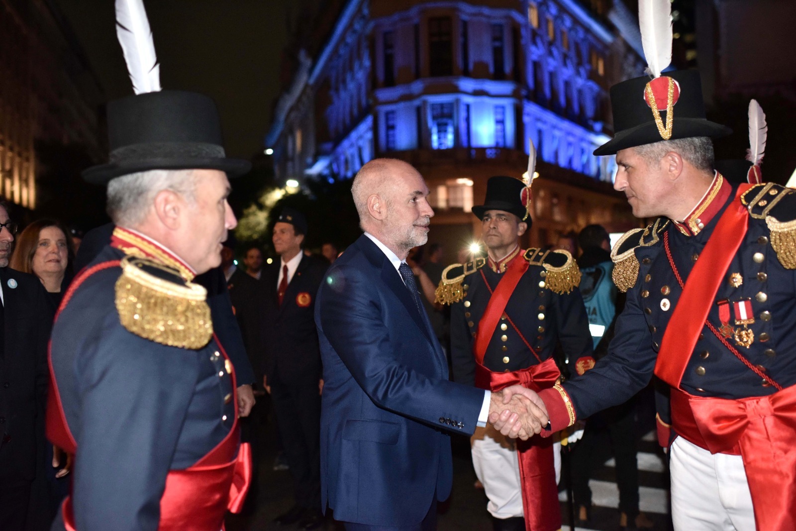 Semana de la Revolución de Mayo: Rodríguez Larreta asistió al relevo de Guardia del Cabildo