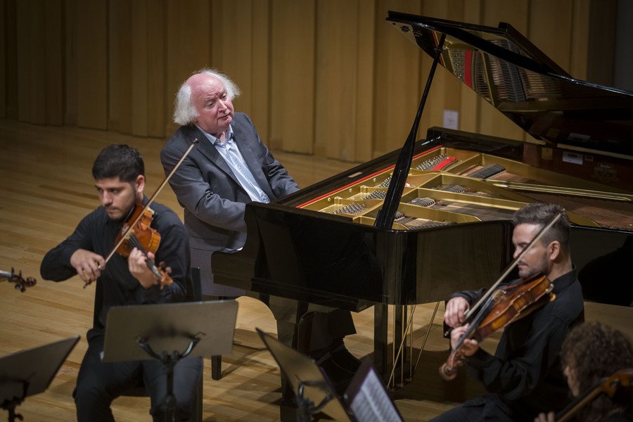 Miceal O'Rourke y Cuarteto Bríos  