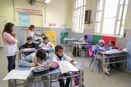 Compromiso cumplido: 300 primarias de gestión estatal con jornada completa