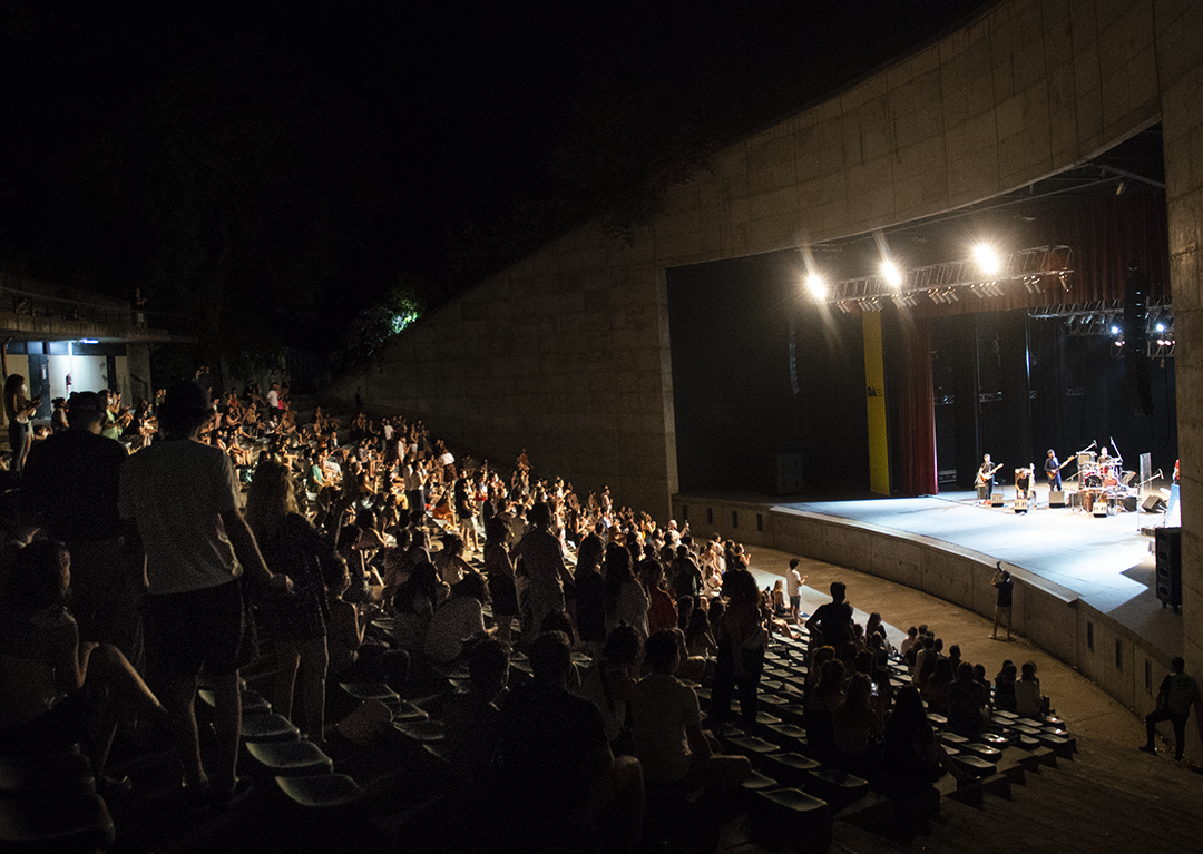 Llega el ciclo de Música Urbana al Anfi. LIVIA + TERAPIA