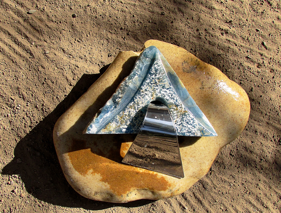 “Trashumante. Piedras”, obras de Cenrique Valdez.