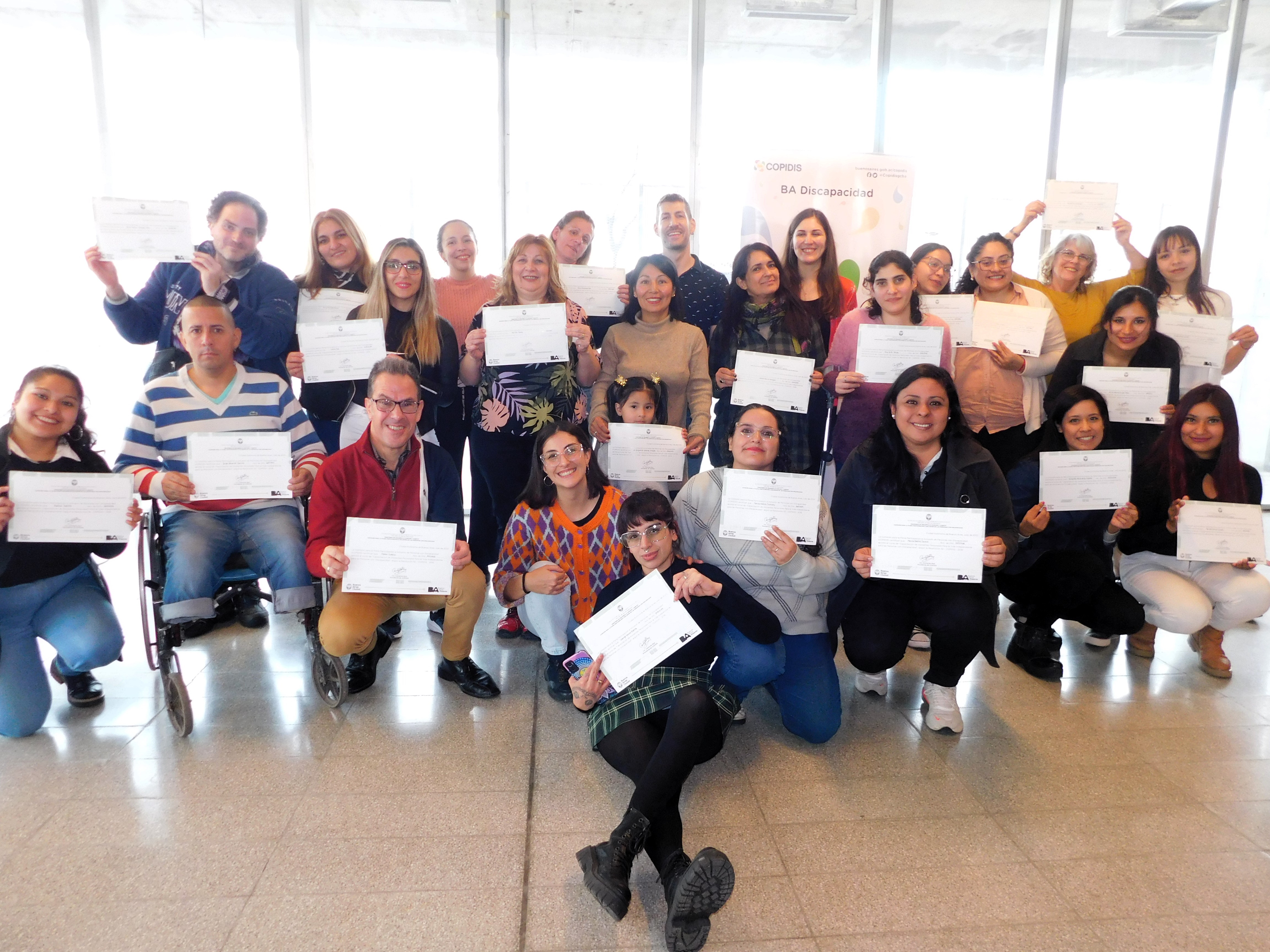 Entrega de diplomas a los nuevos Asistentes personales para la Vida Independiente