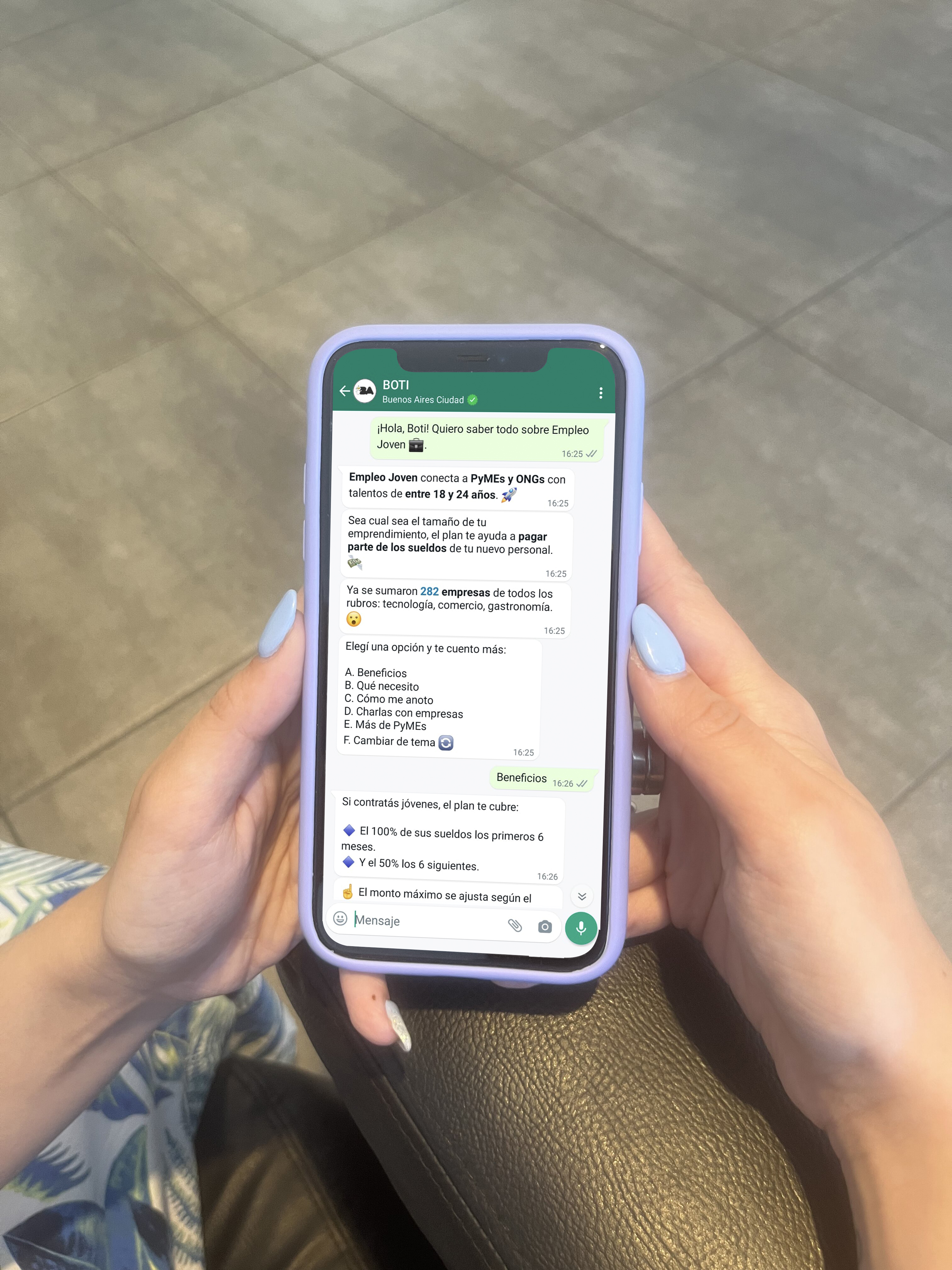 Boti suma información sobre empleo en la Ciudad 