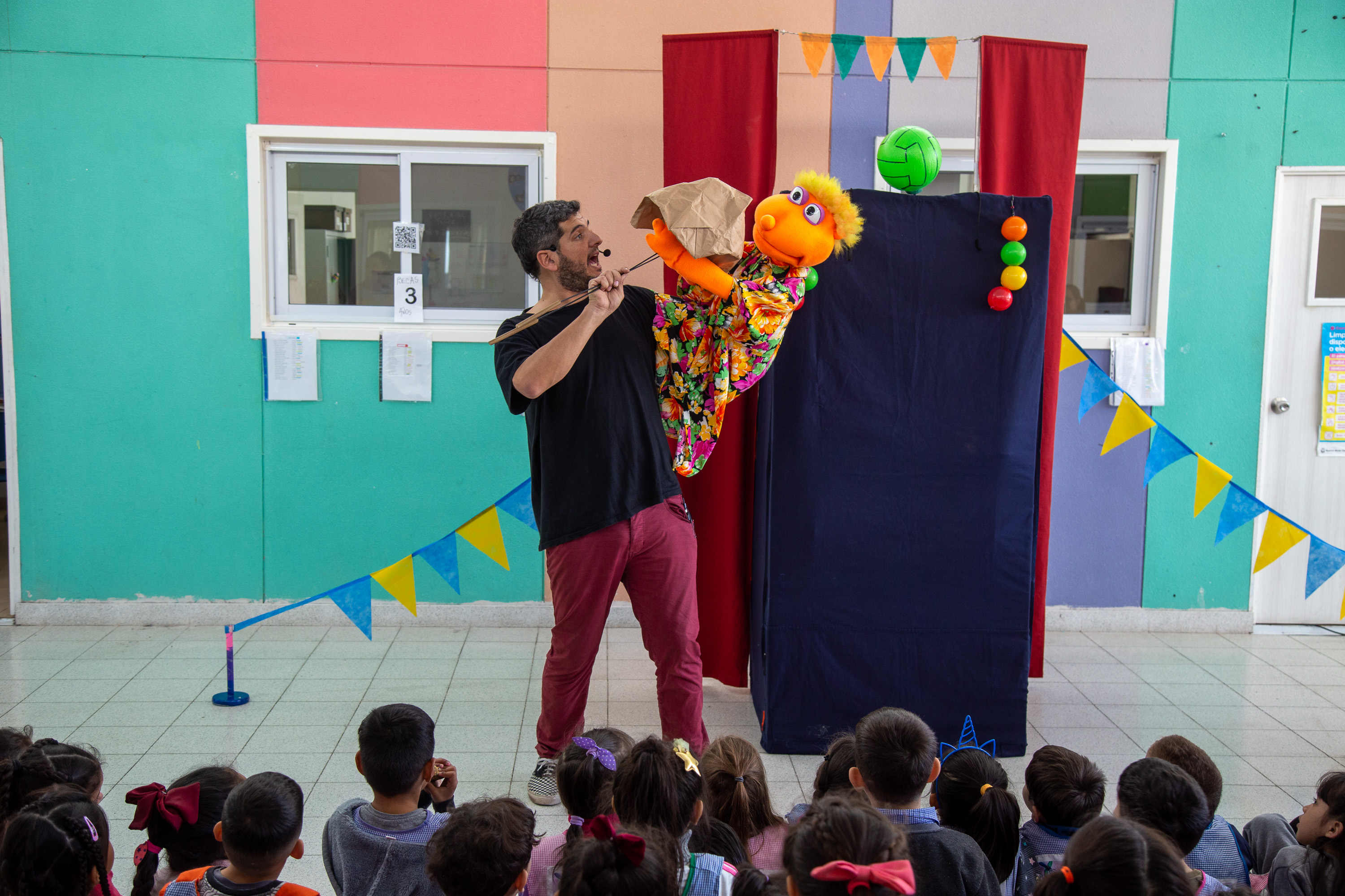 «El cumpleaños de Mateo»: la obra de títeres que enseña a niños y niñas sobre la separación de residuos