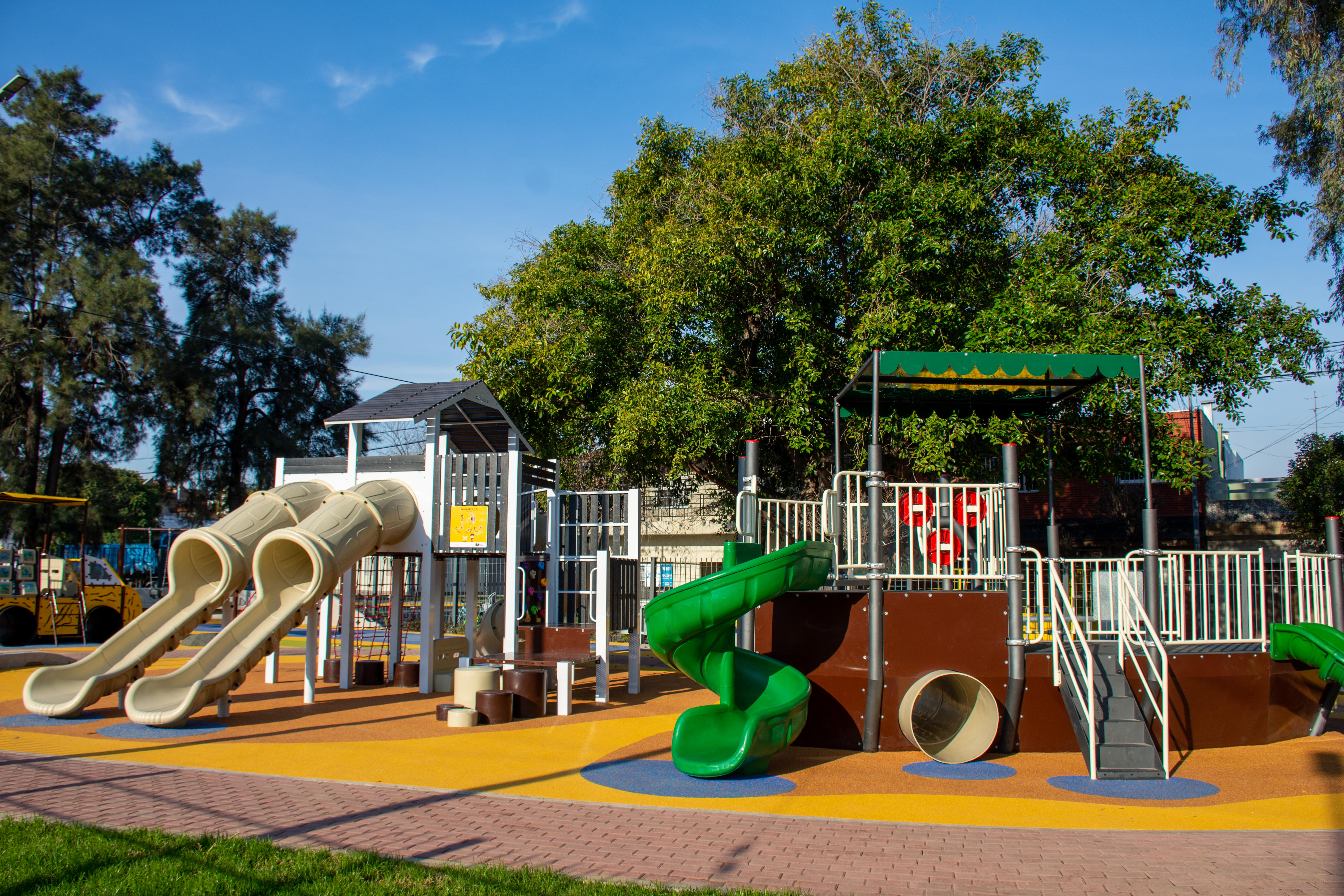 Se renovaron el patio de juegos y espacio de encuentro de la Plaza Alfredo Palacios