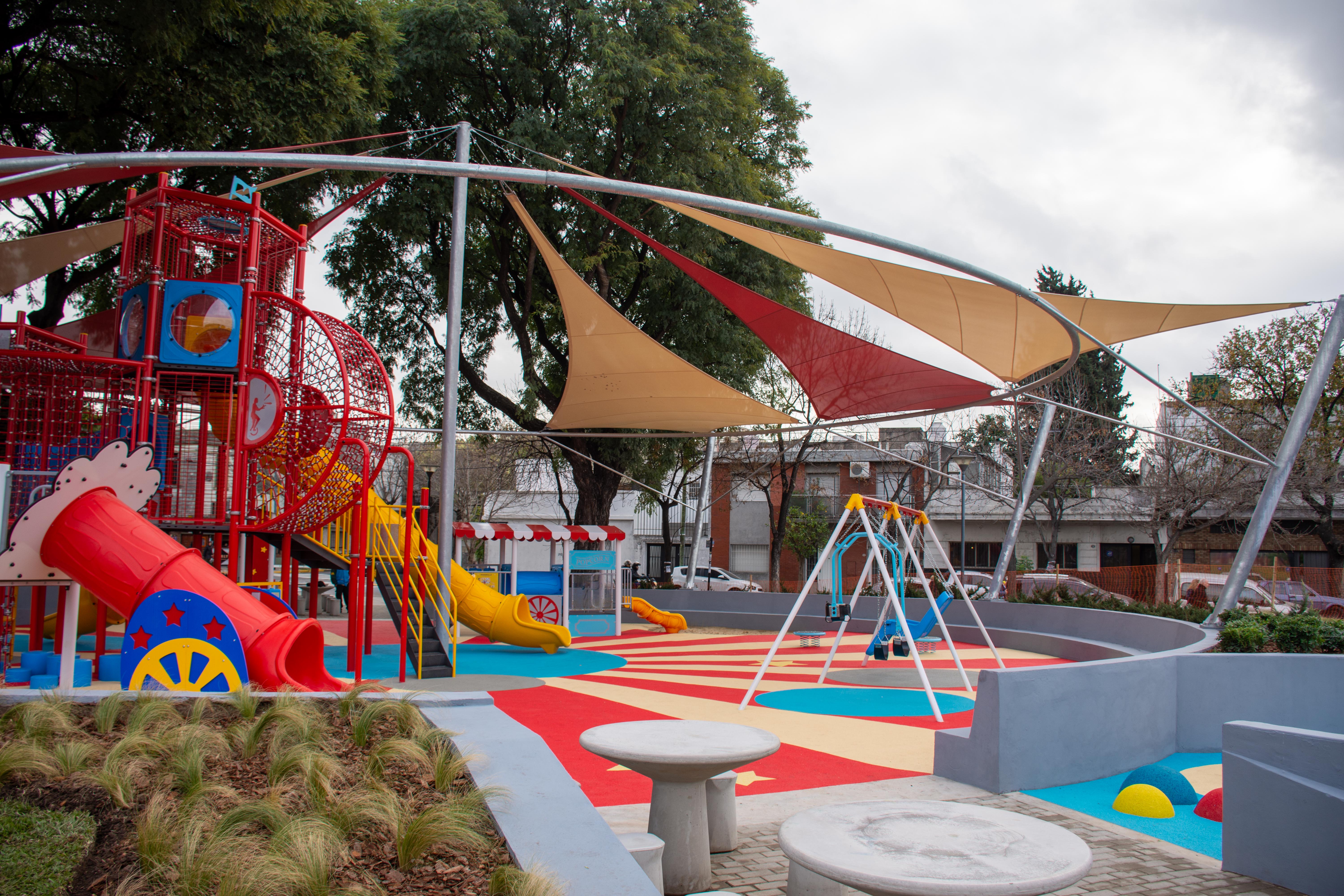 Nuevo patio de juegos en la Plaza Ciudad de Udine