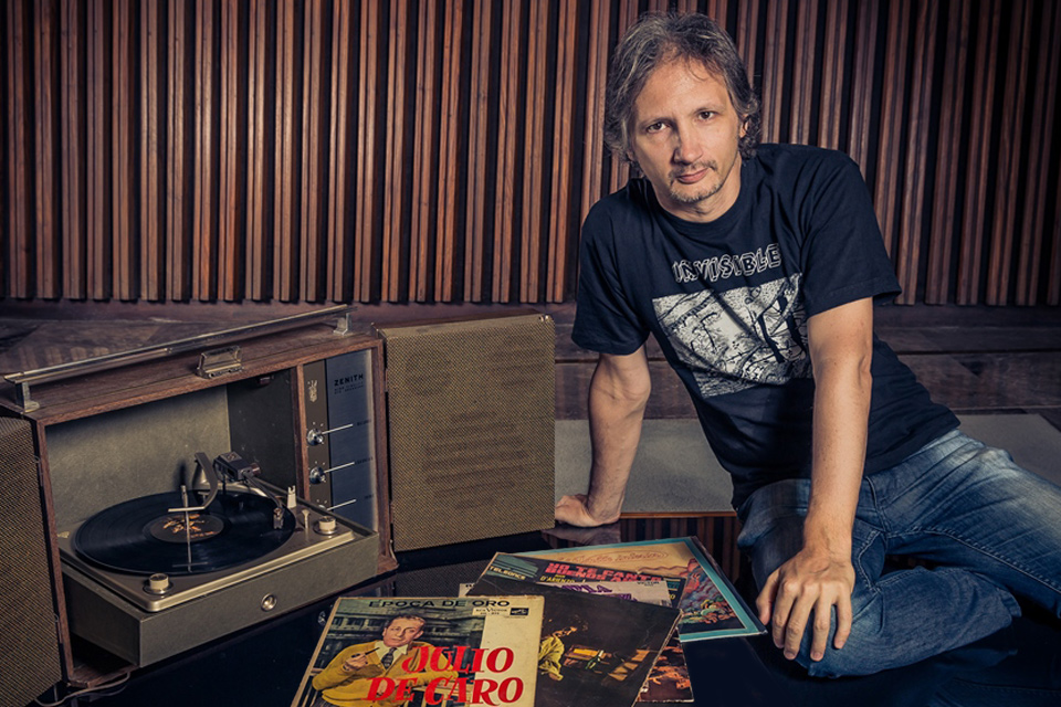 Actualidad y música en vivo en la madrugada porteña