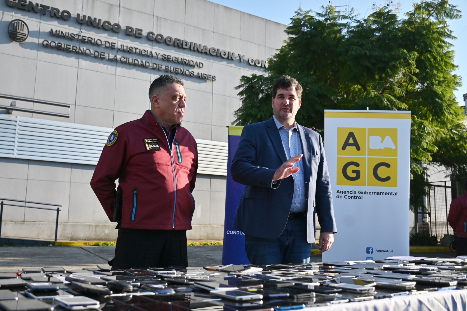 Burzaco: “La mejor forma de luchar contra el robo de celulares es atacar las organizaciones delictivas y sus puntos de venta”