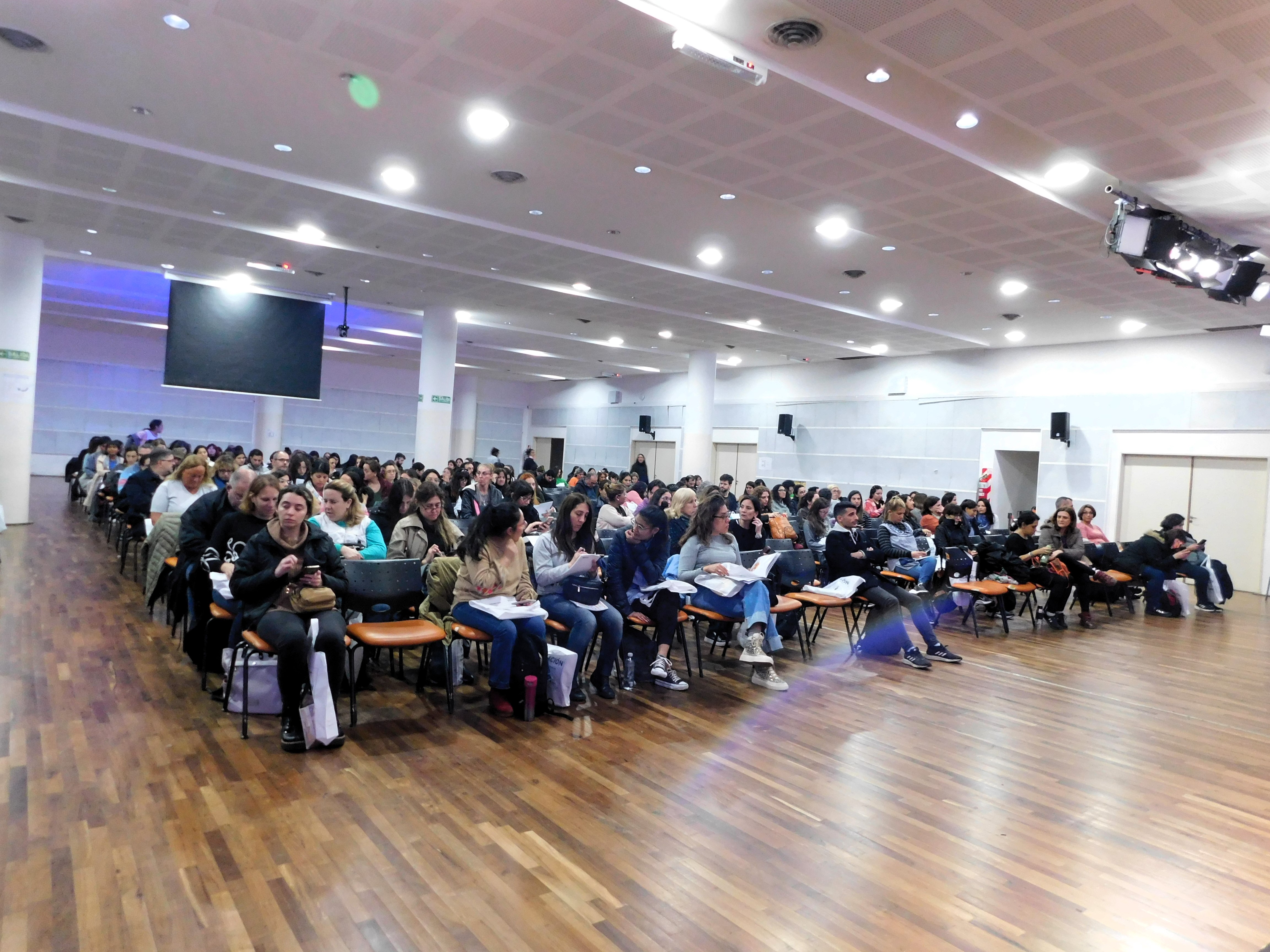 Mas de 1.400 docentes se postularon para formarse en educación inclusiva