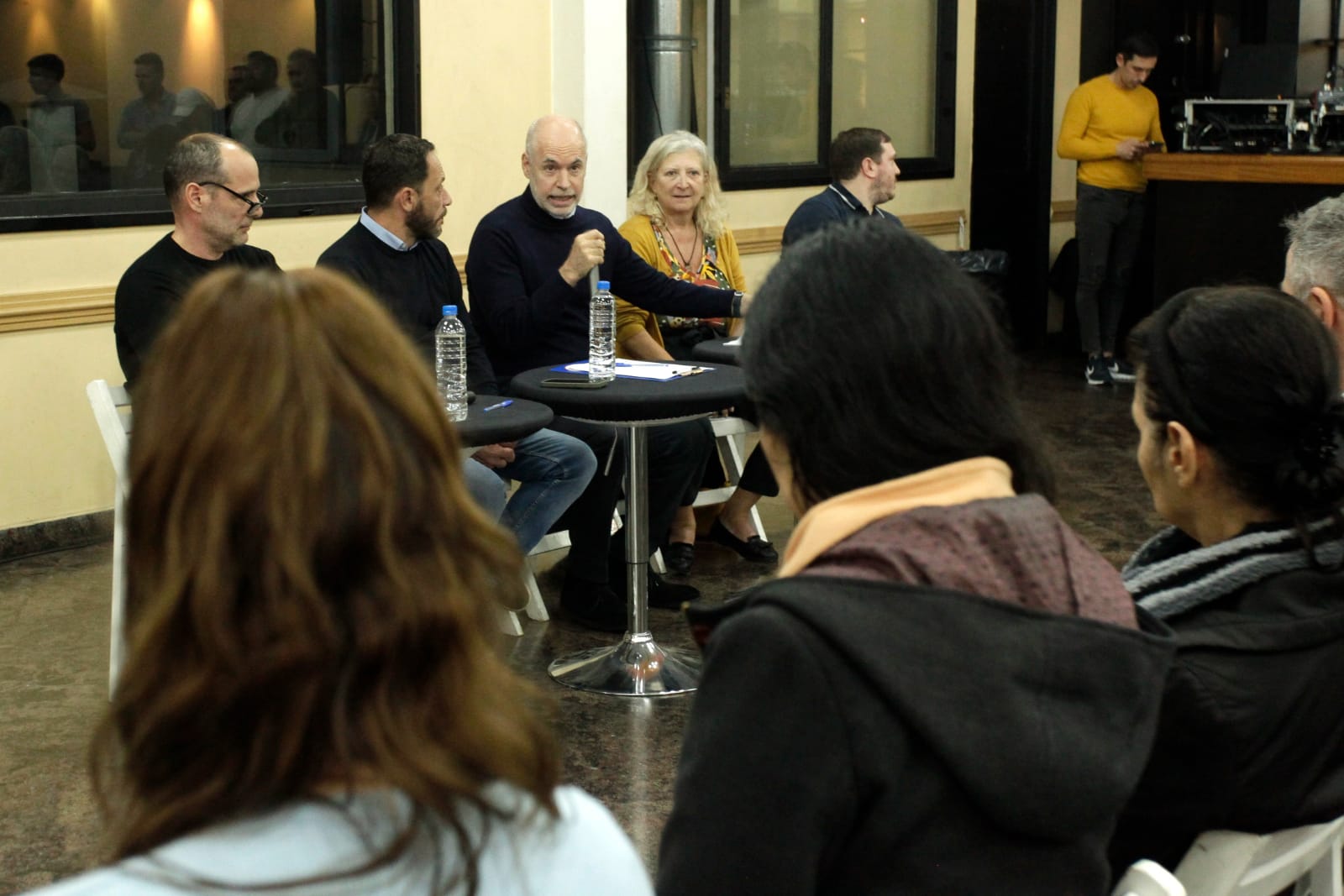 Rodríguez Larreta se reunió con vecinos de San Cristóbal