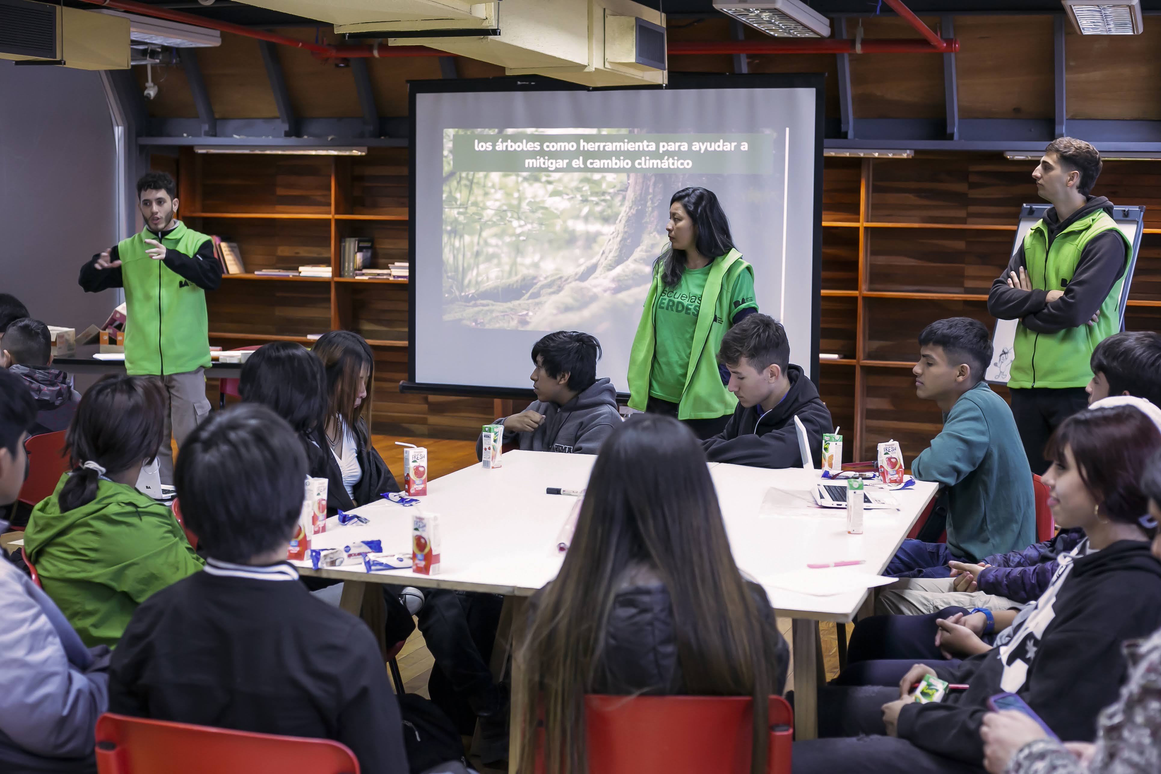 Foro y Hackatón, un espacio de debate sobre los desafíos ambientales actuales