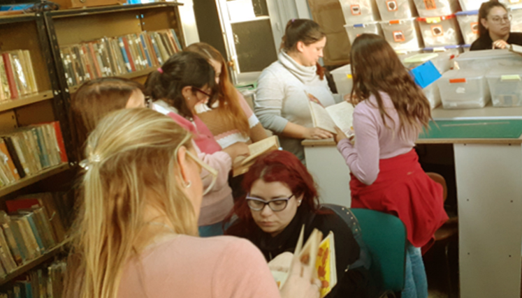 Visitantes en el museo