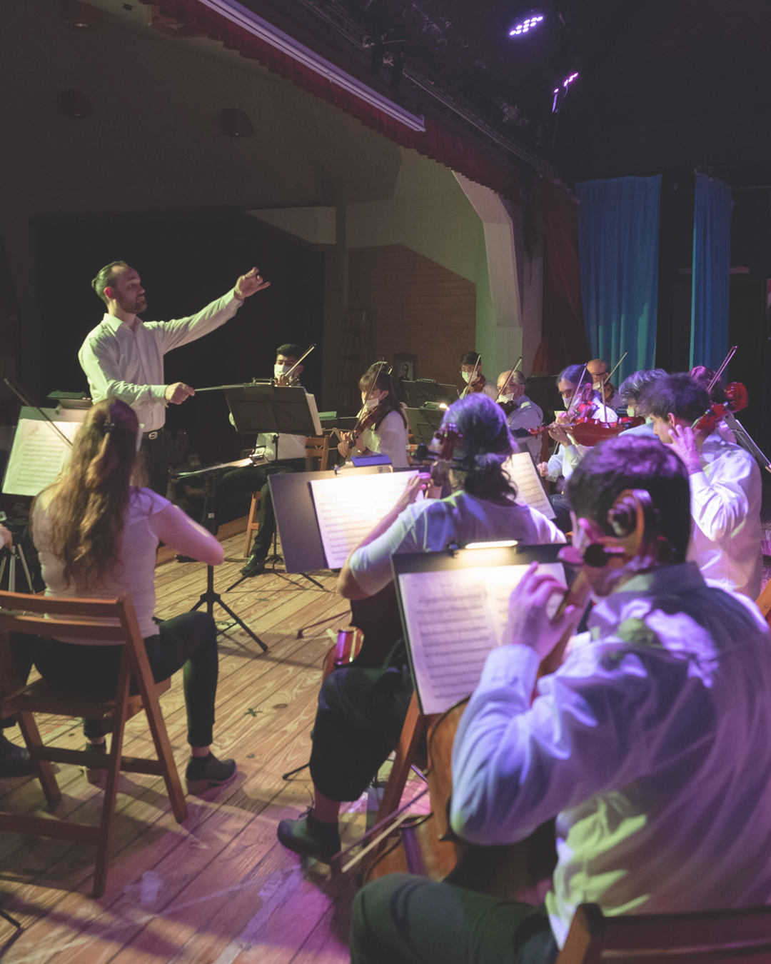 Música y presentación de libro en el Saavedra