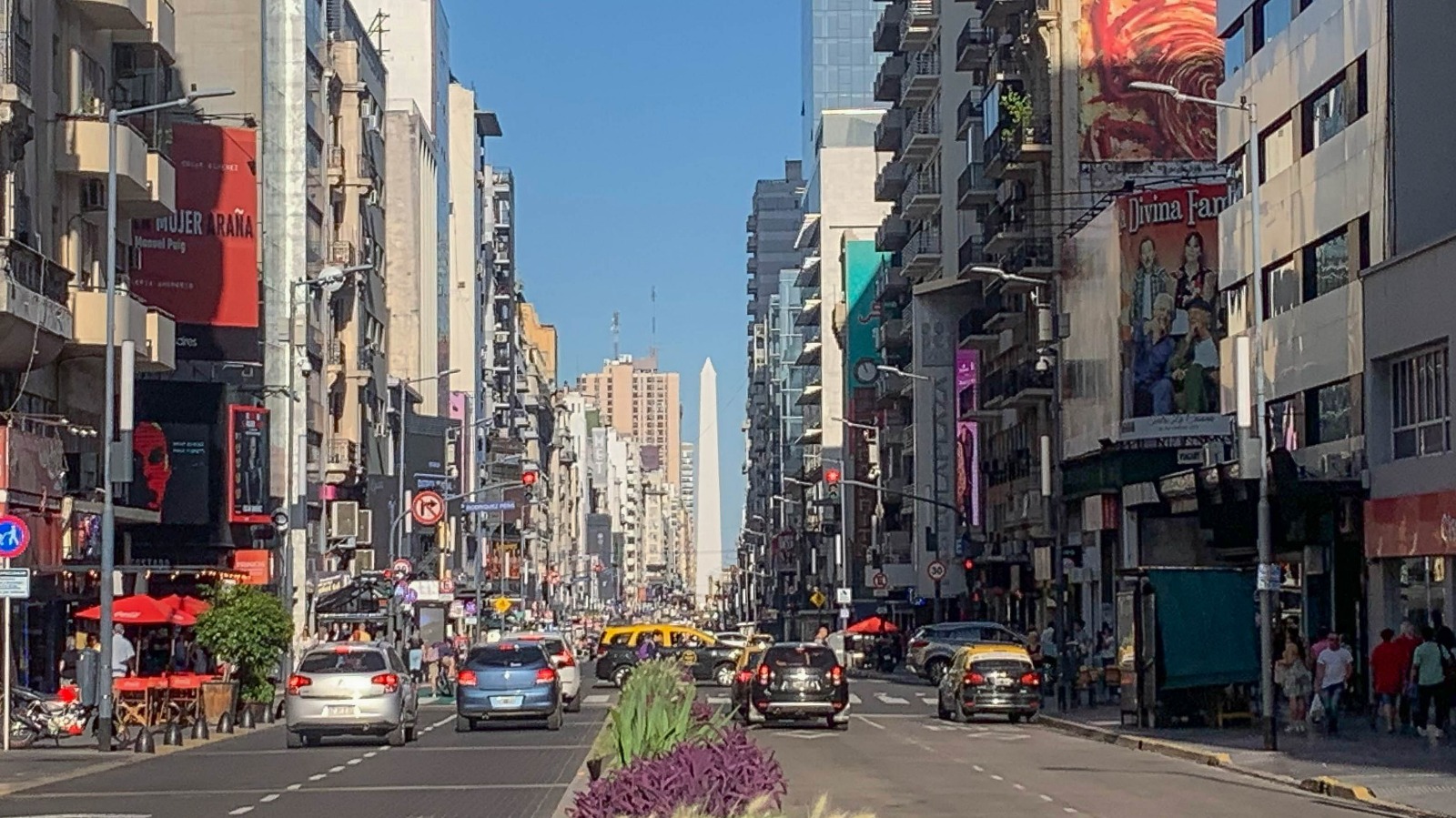 Calle Corrientes se suma a los recorridos de Conociendo BA Digital