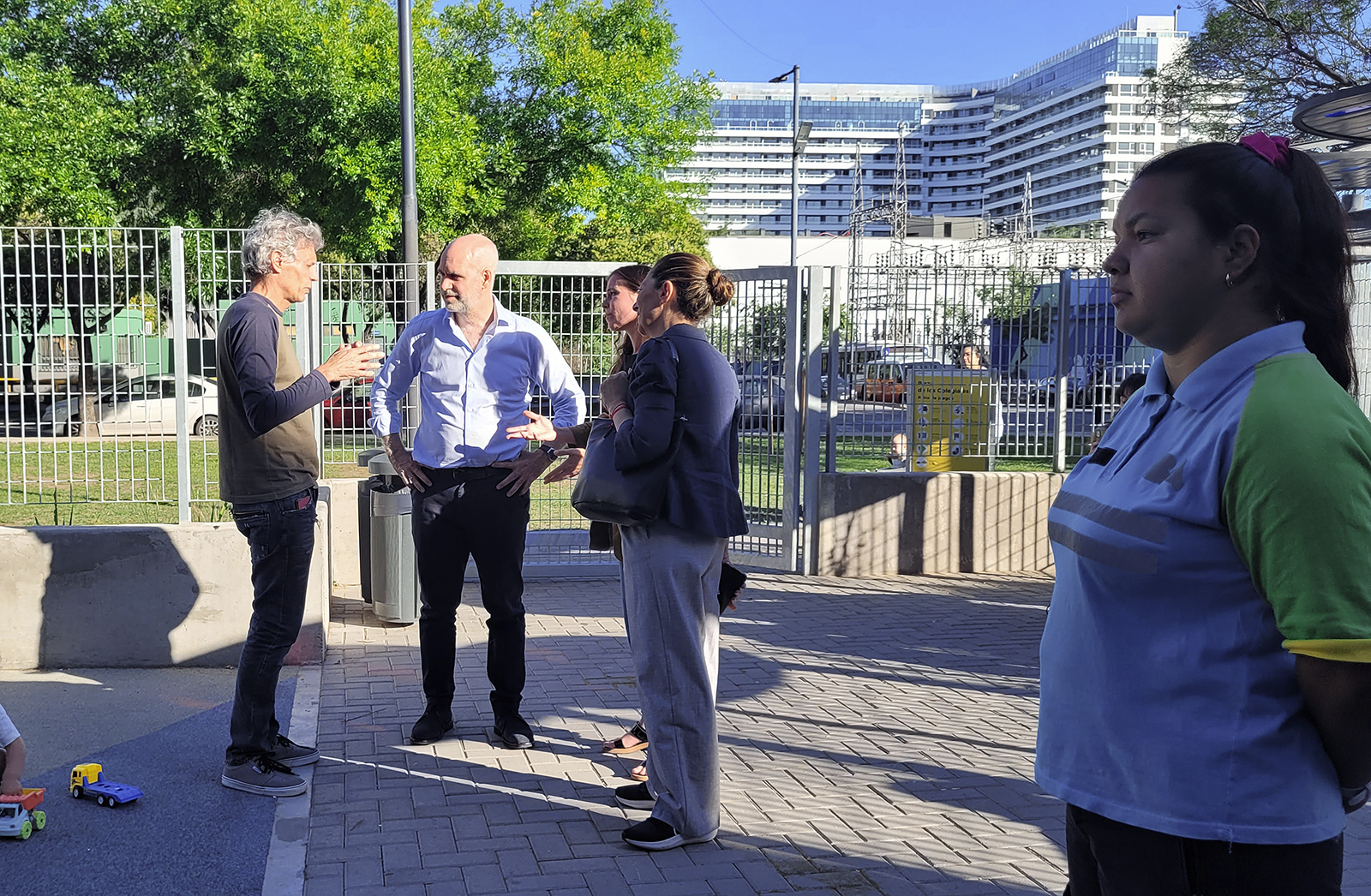 Rodríguez Larreta recorrió el nuevo patio de juegos de la Plaza Colegiales