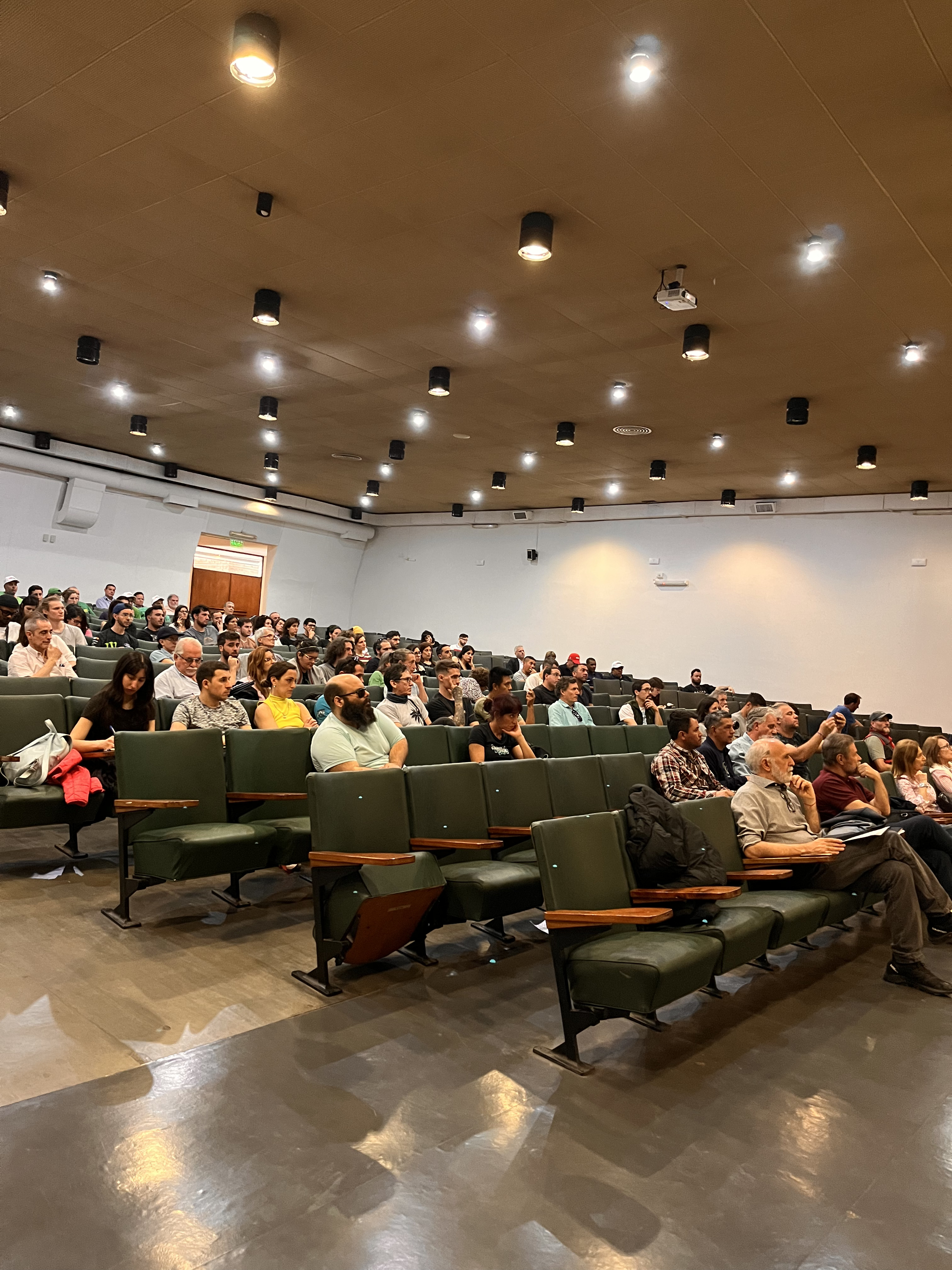 Los inspectores de arbolado se capacitaron sobre técnicas de poda, cuidado y protección del arbolado urbano