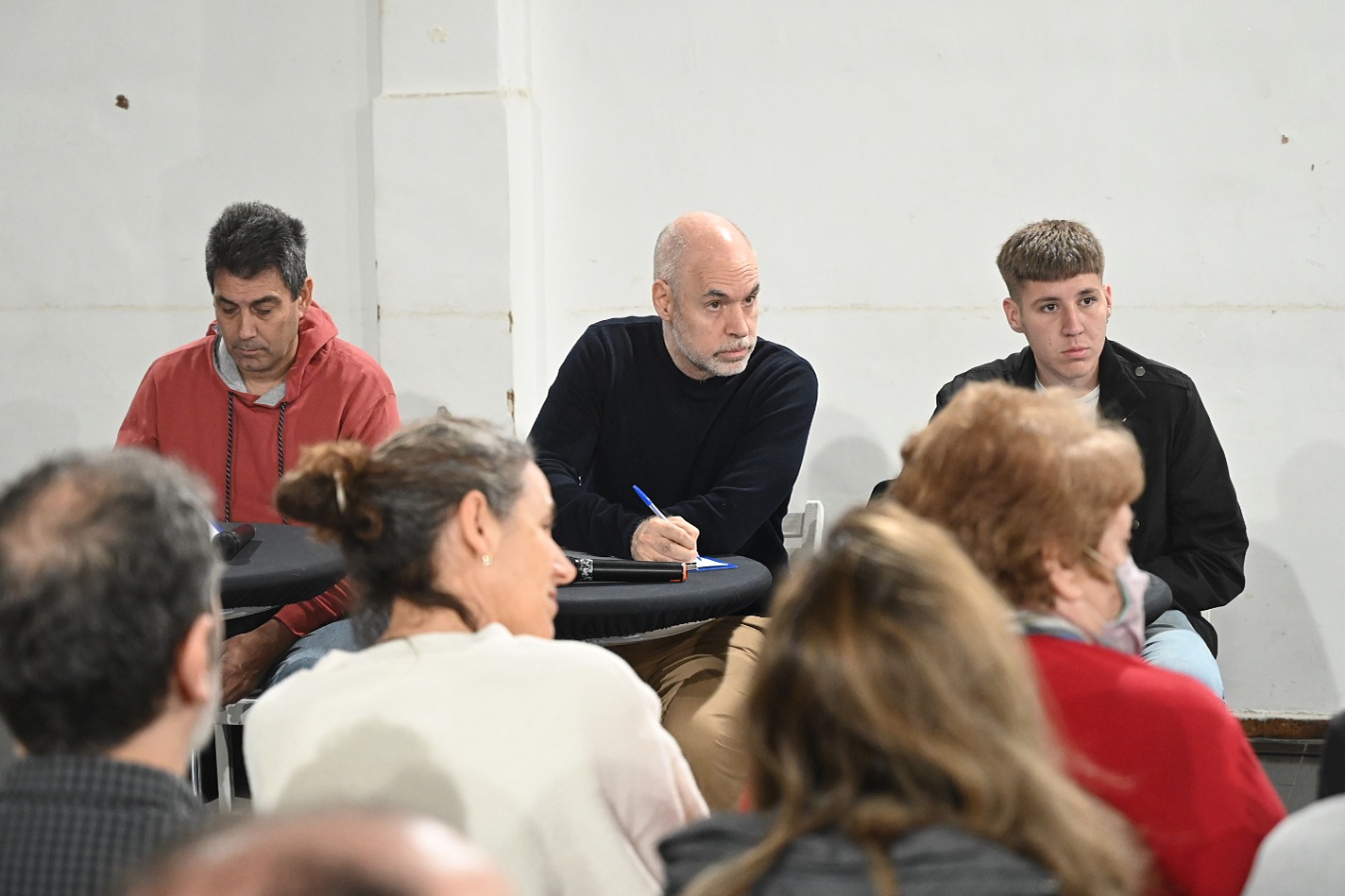 Reunión de vecinos con Horacio en la Comuna 12
