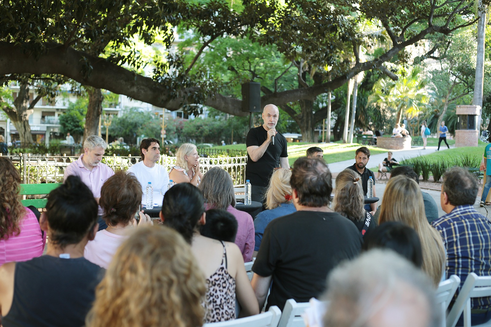 Reunión de vecinos con Horacio en Recoleta.