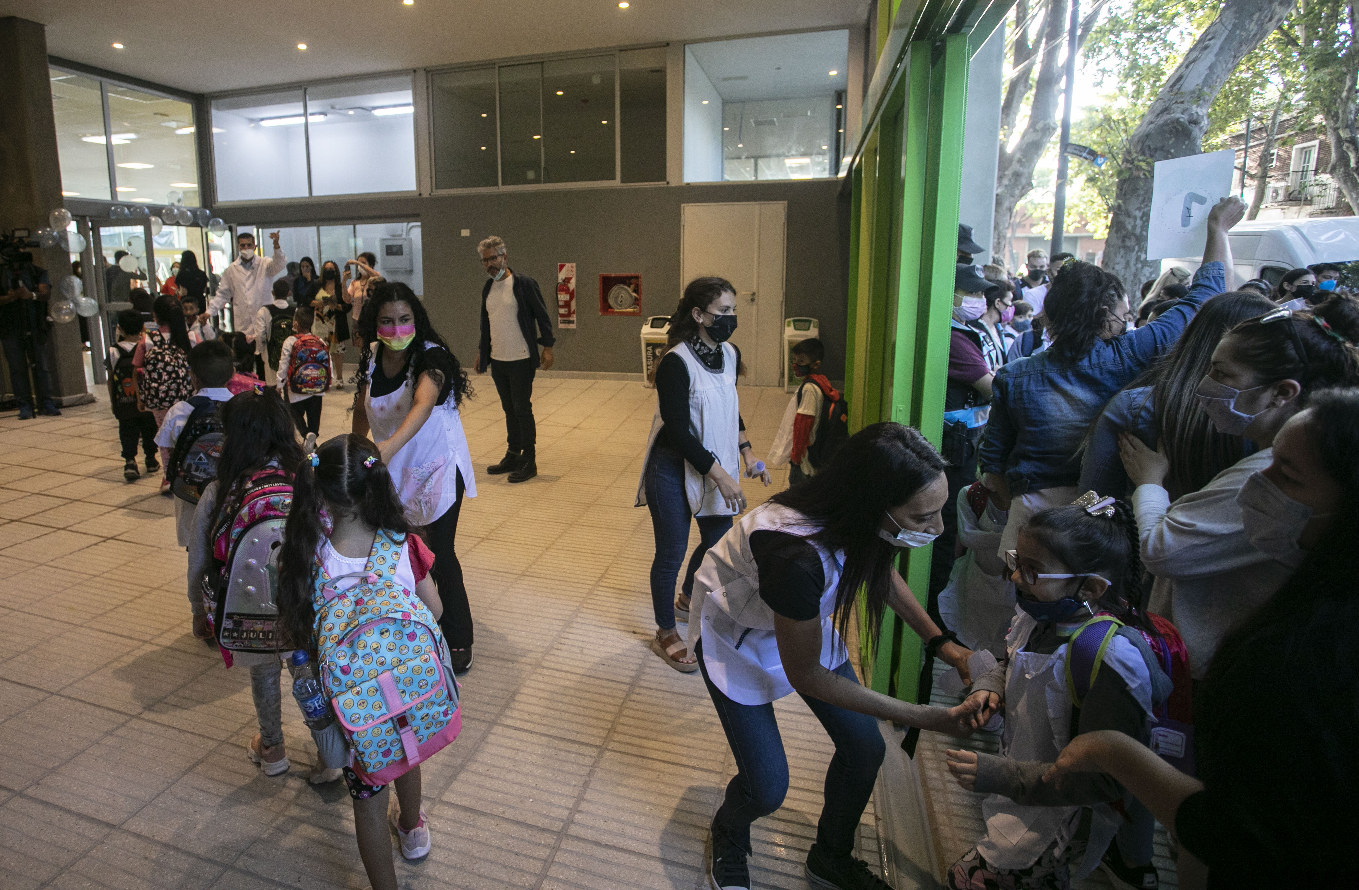 En la Ciudad ya funcionan las primeras 6 escuelas públicas bilingües