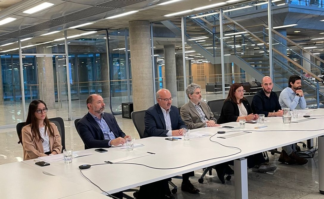 Presentamos la revista sobre 40 años de democracia y 10 del voto joven