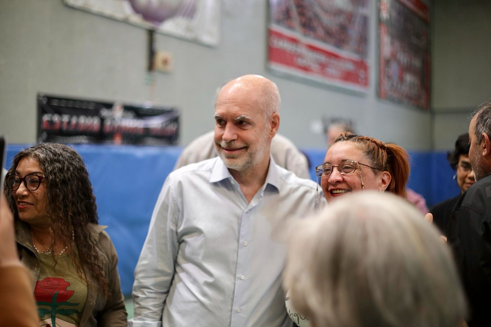 Reunión de vecinos con Horacio en Nueva Pompeya