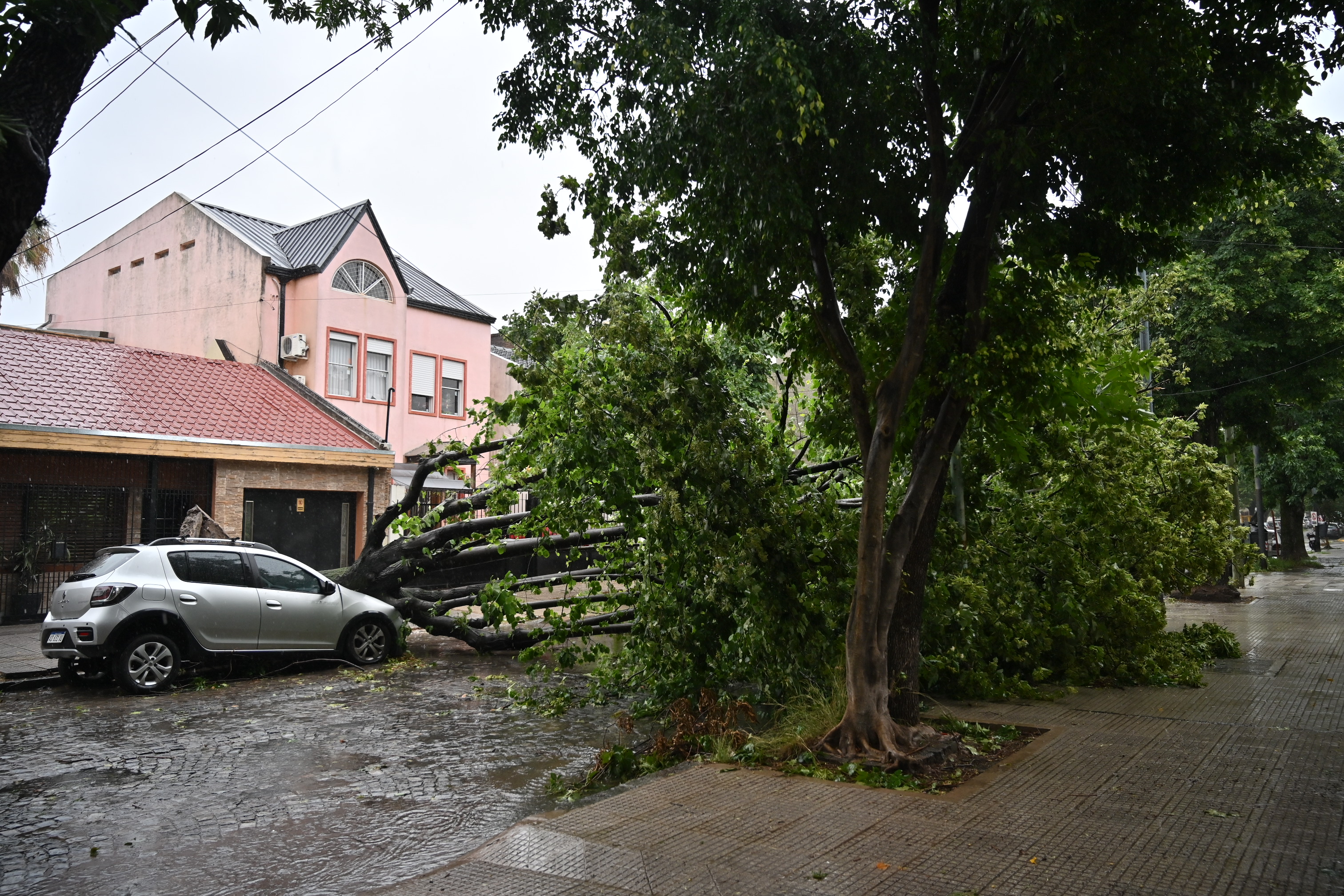 La Ciudad estableció un subsidio para los damnificados por el temporal