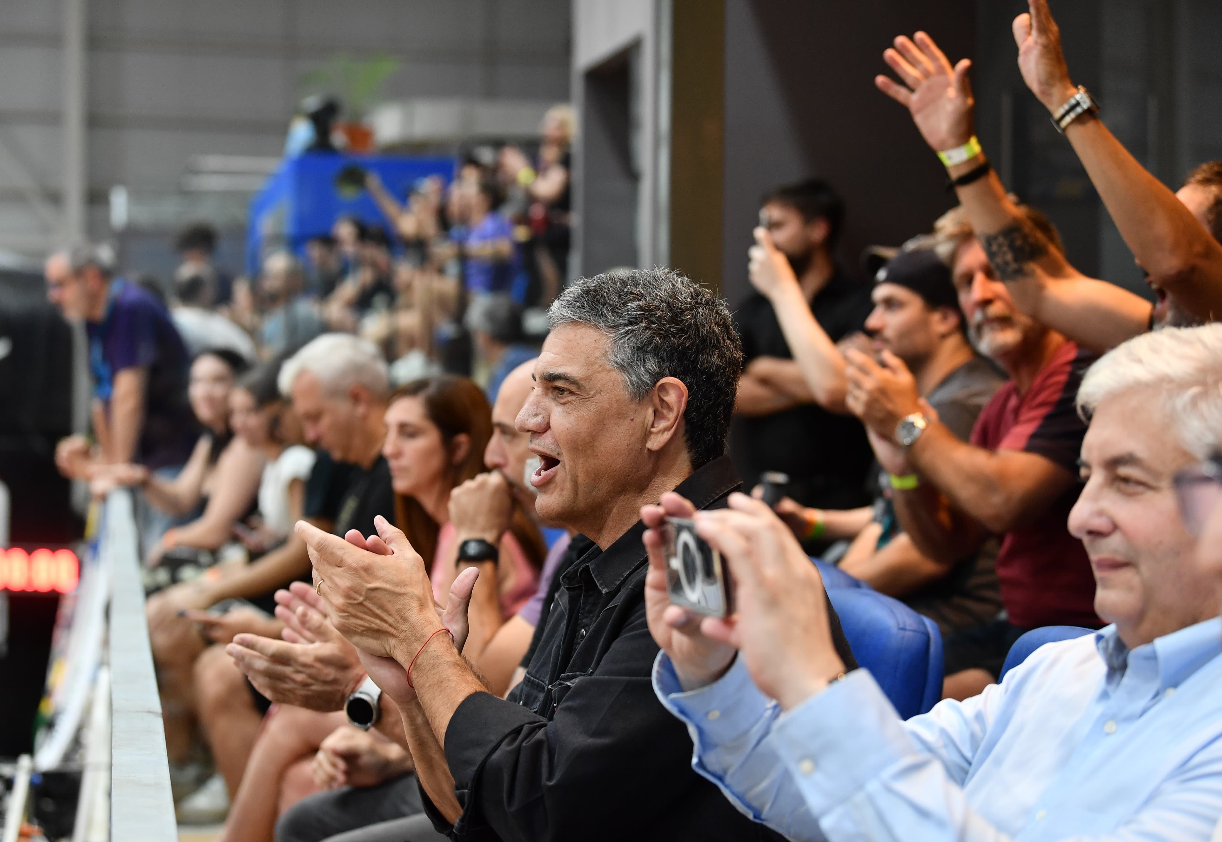 El Jefe de Gobierno alentó a la Selección Argentina de handball en la final ante Brasil, en el Parque Olímpico