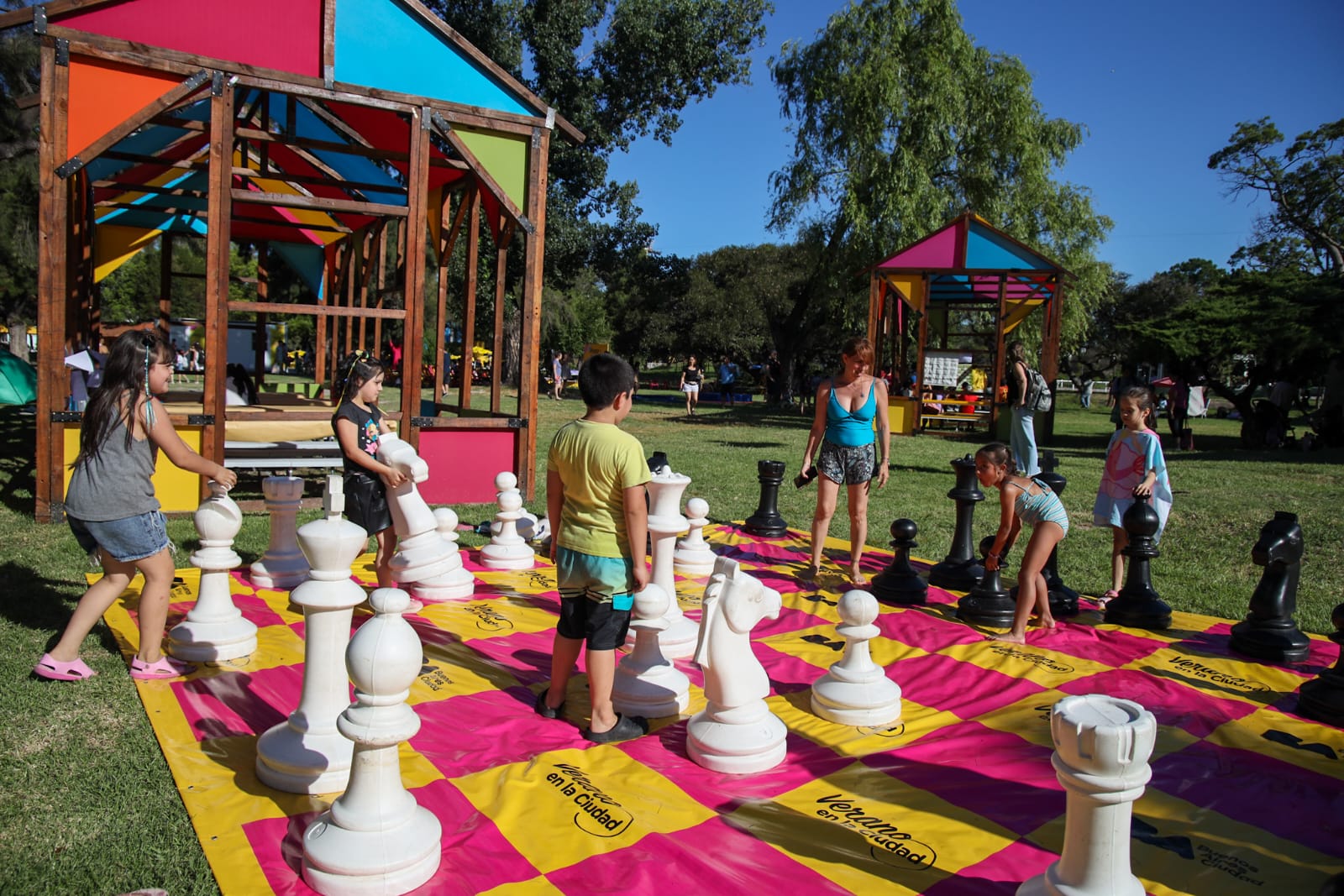 Feria Gourmet y juegos interactivos en BA Playa