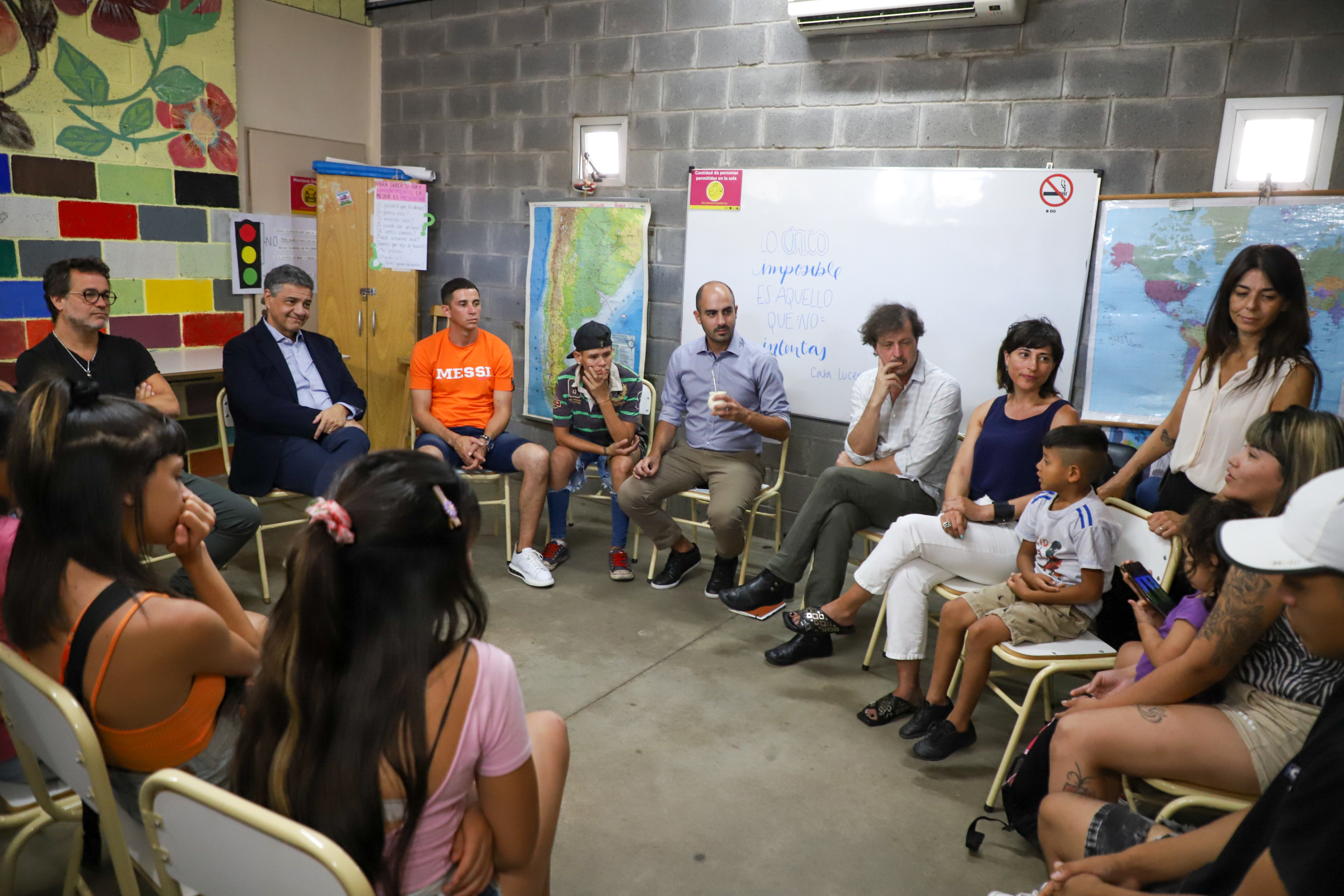 Jorge Macri se reunió con familiares de personas que realizaron el tratamiento por adicciones