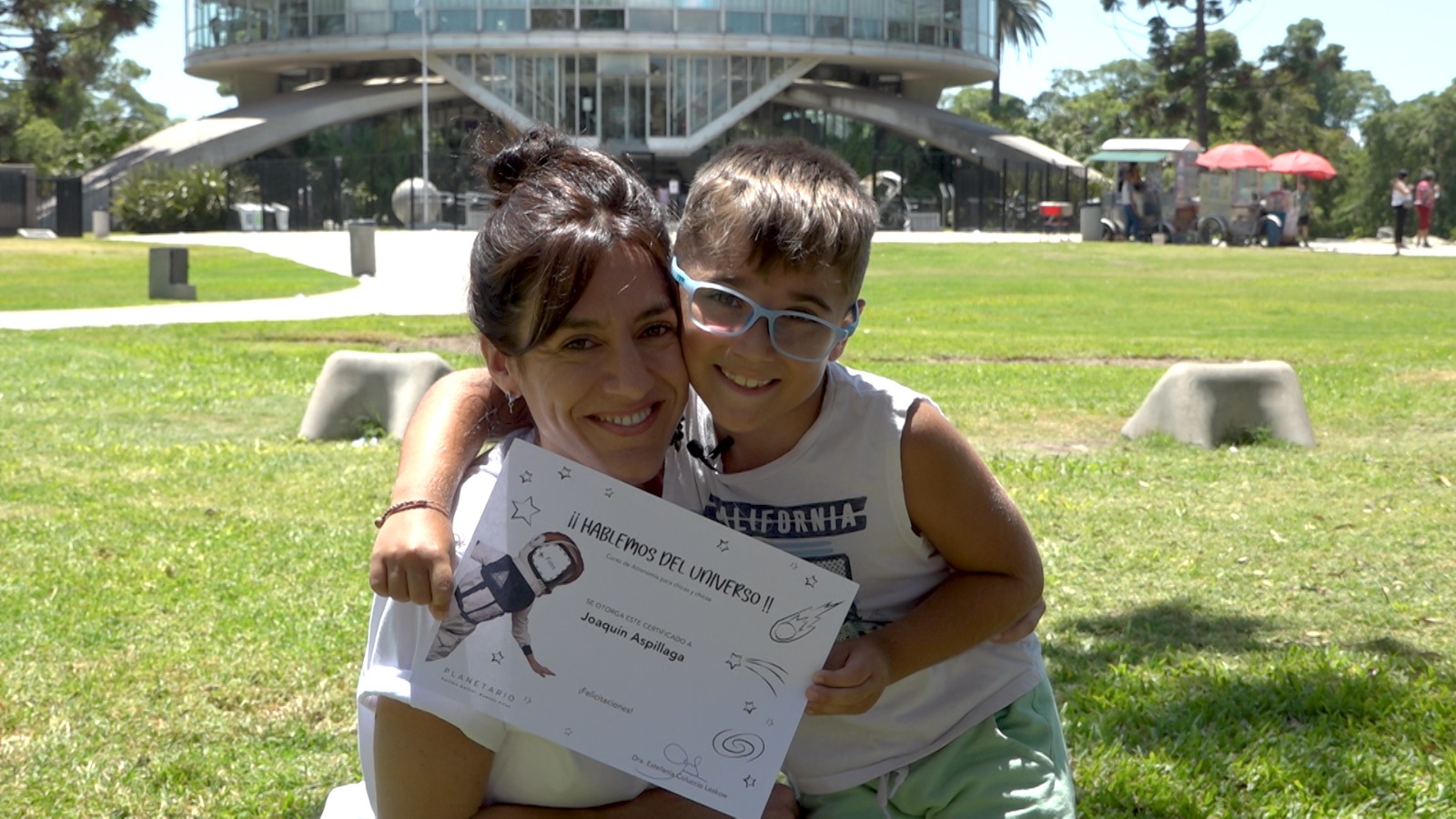 Tiene 7 años y quería aprender sobre el espacio, el Big Bang y los agujeros negros: la mamá lo anotó en un taller en El Planetario