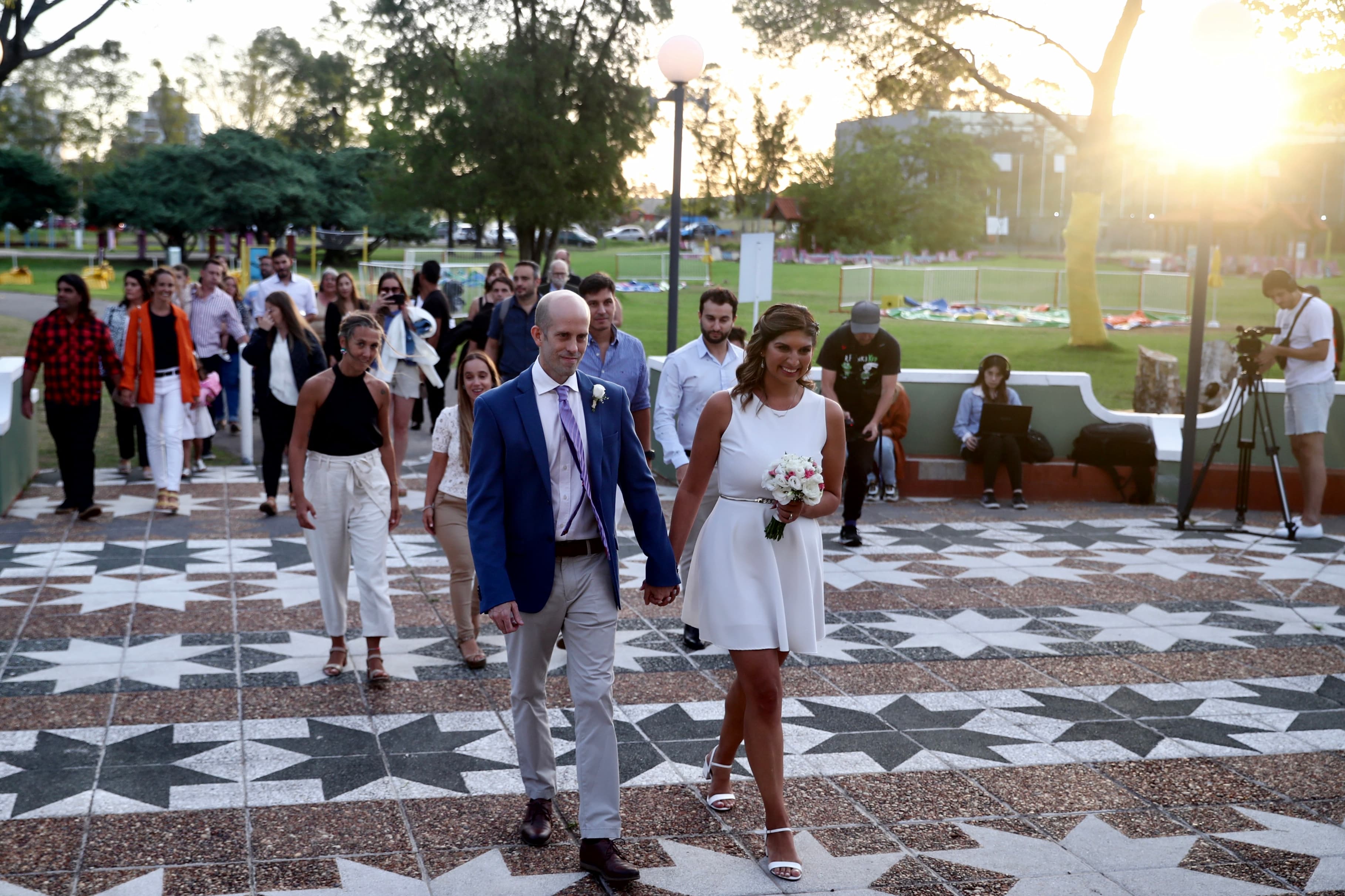 Buenos Aires conmemoró el Día de los Enamorados con 14 casamientos al aire libre