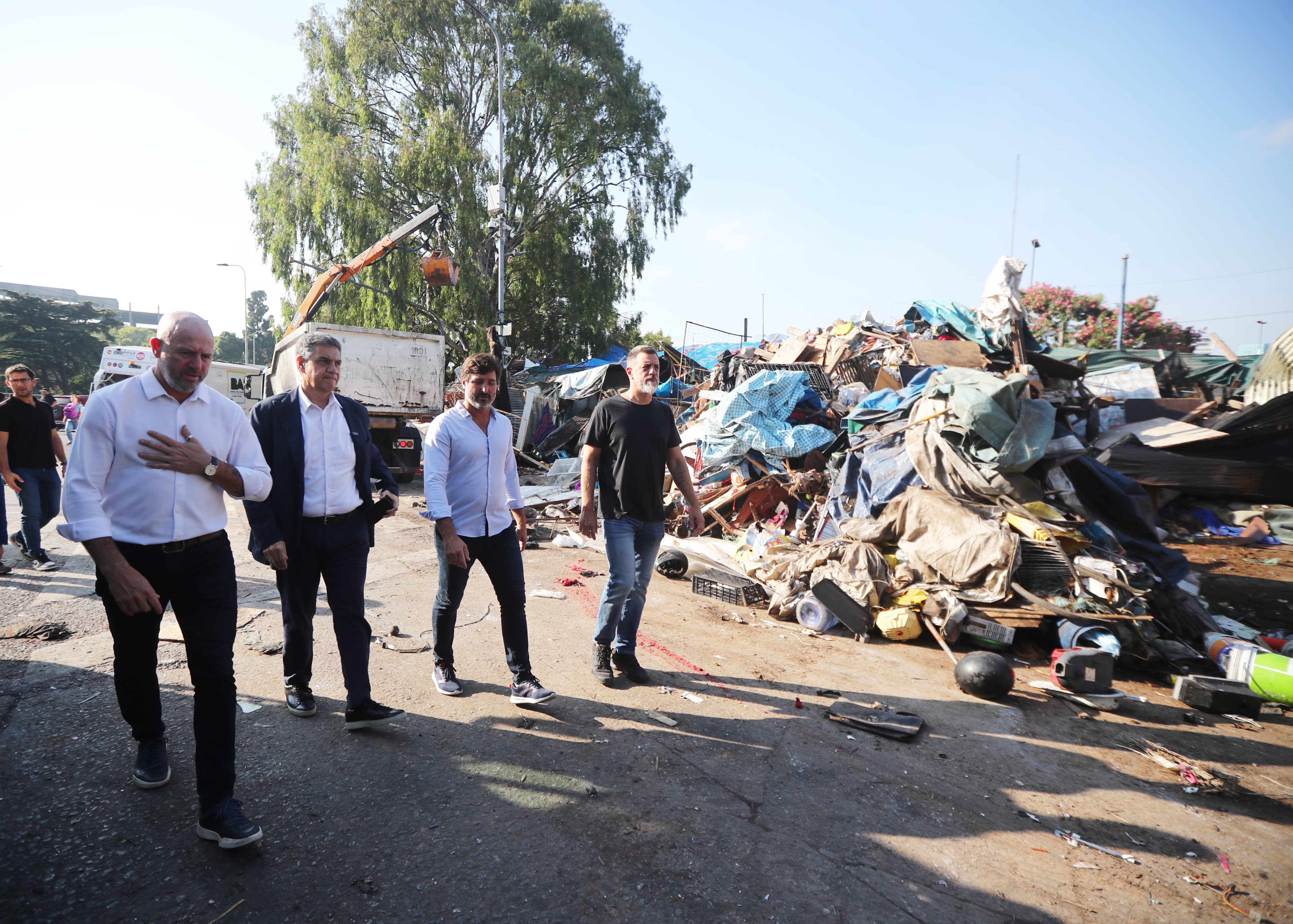 Se desocupó la calle donde funcionaba la feria informal en la terminal de ómnibus