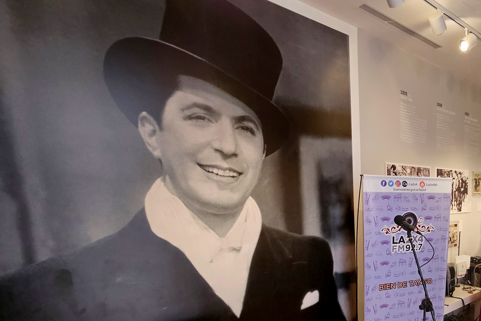 El día que me quieras, Gardel canta a la Mujer