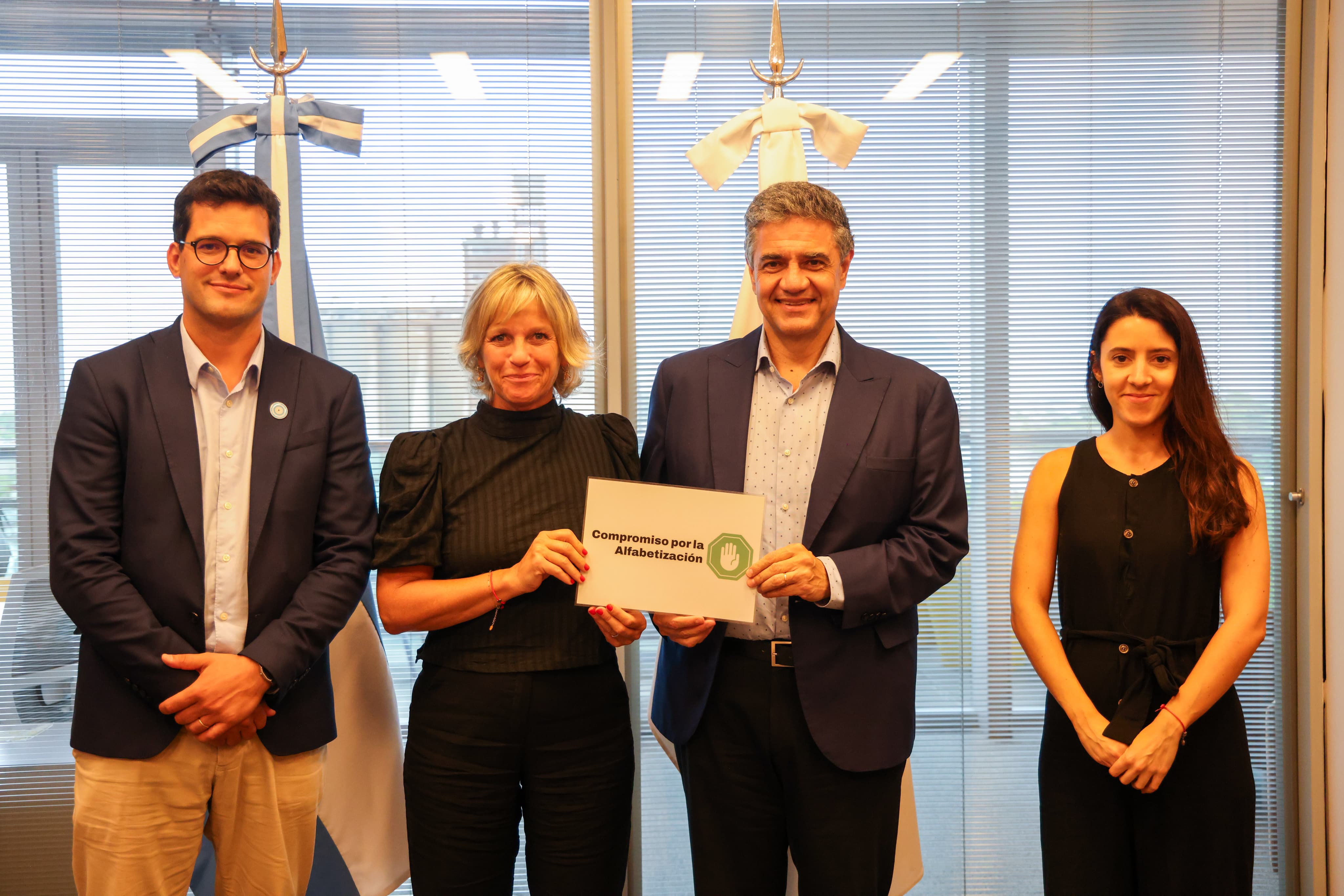 Jorge Macri firmó el Compromiso por la Alfabetización, impulsado por más de 150 organizaciones y expertos en educación