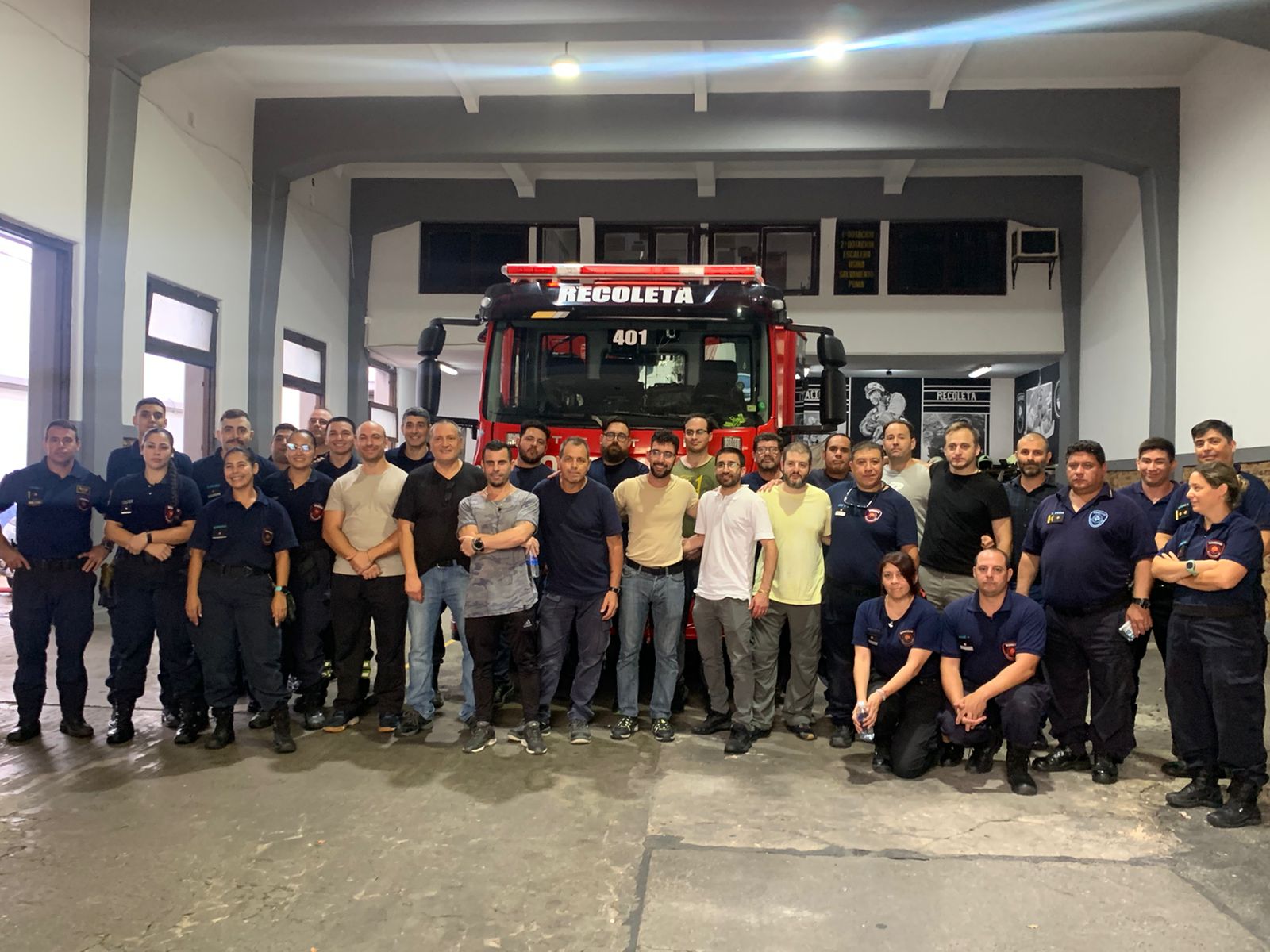 Bomberos de la Ciudad realizó una capacitación a personal de seguridad de la AMIA