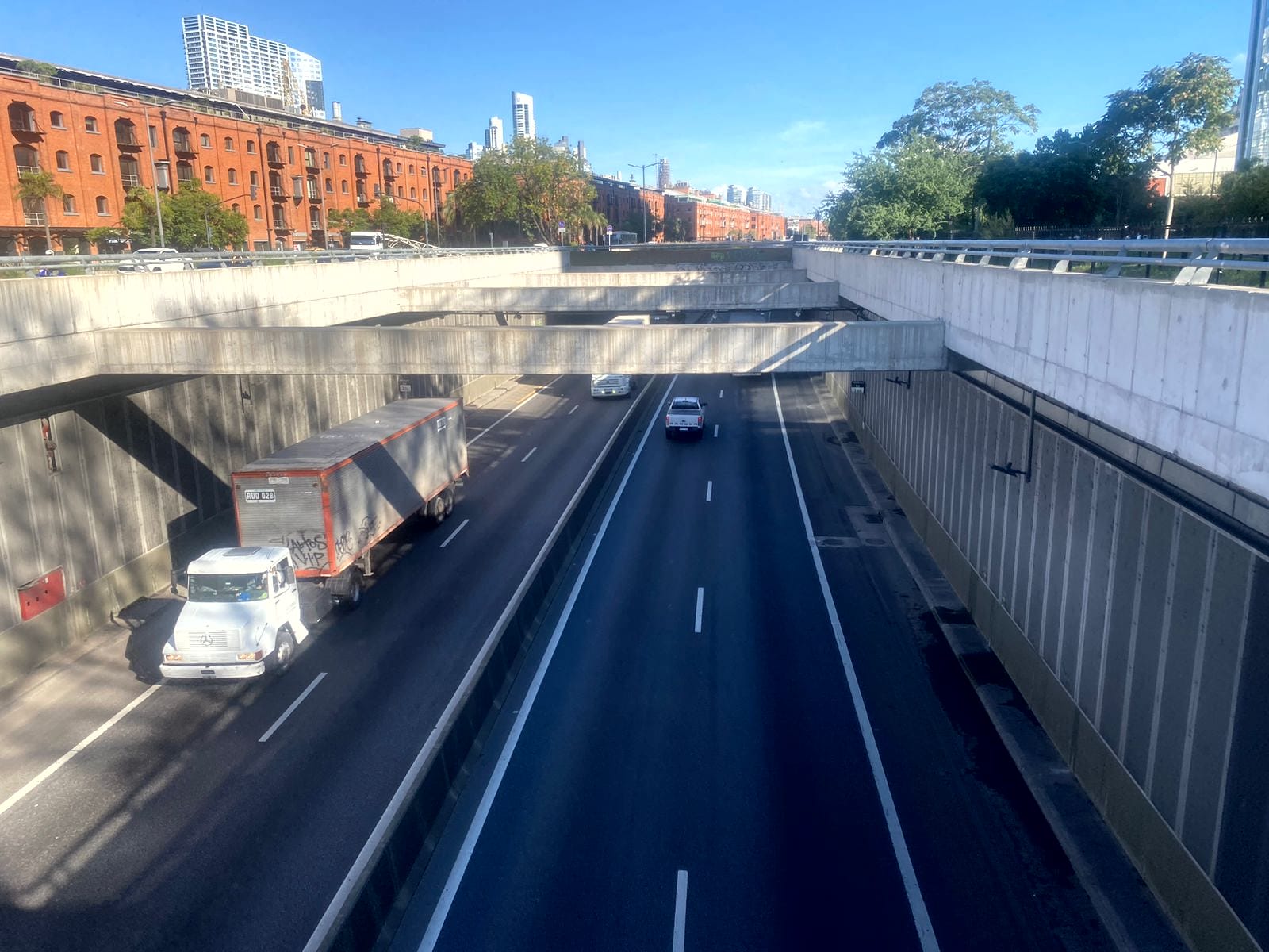 La Ciudad habilitó el Paseo del Bajo para autos: ya pasaron 7.000 autos en las primeras horas 