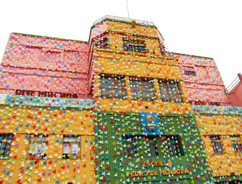 Intervención en la fachada del Museo Benito Quinquela Martín