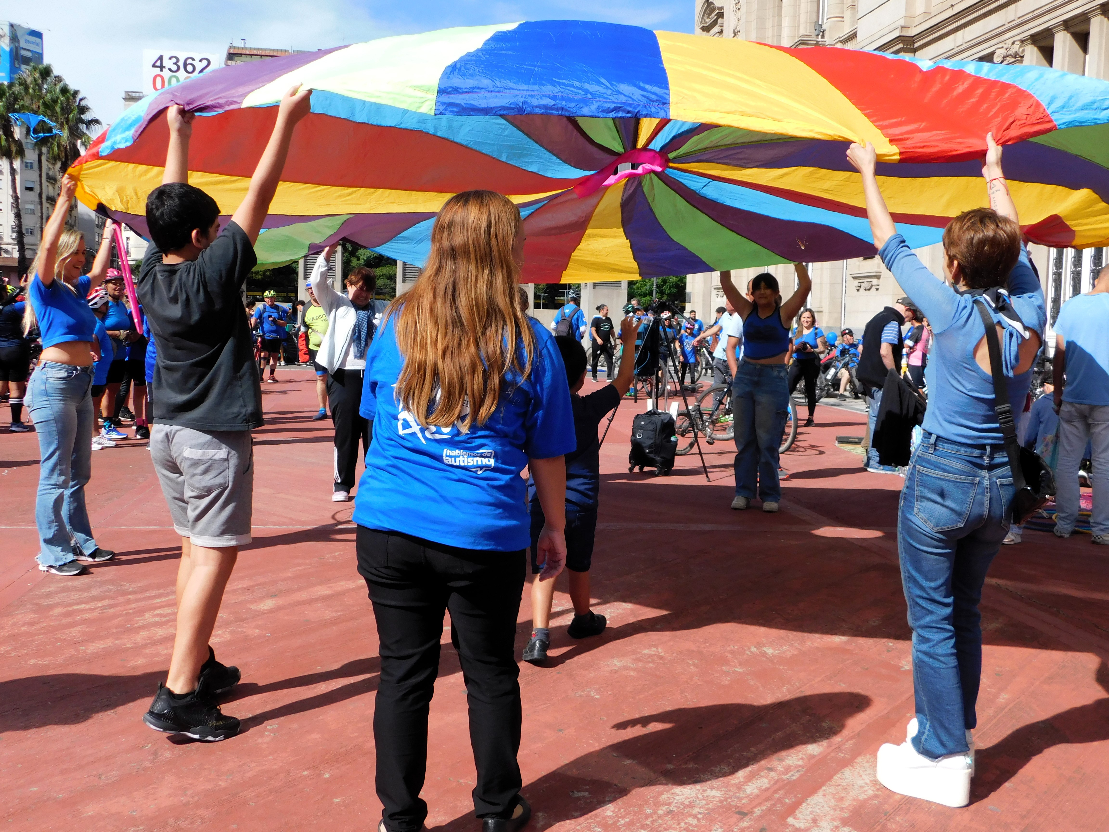 Más de 6000 personas participaron del Día Mundial y Nacional de Concientización sobre el Autismo