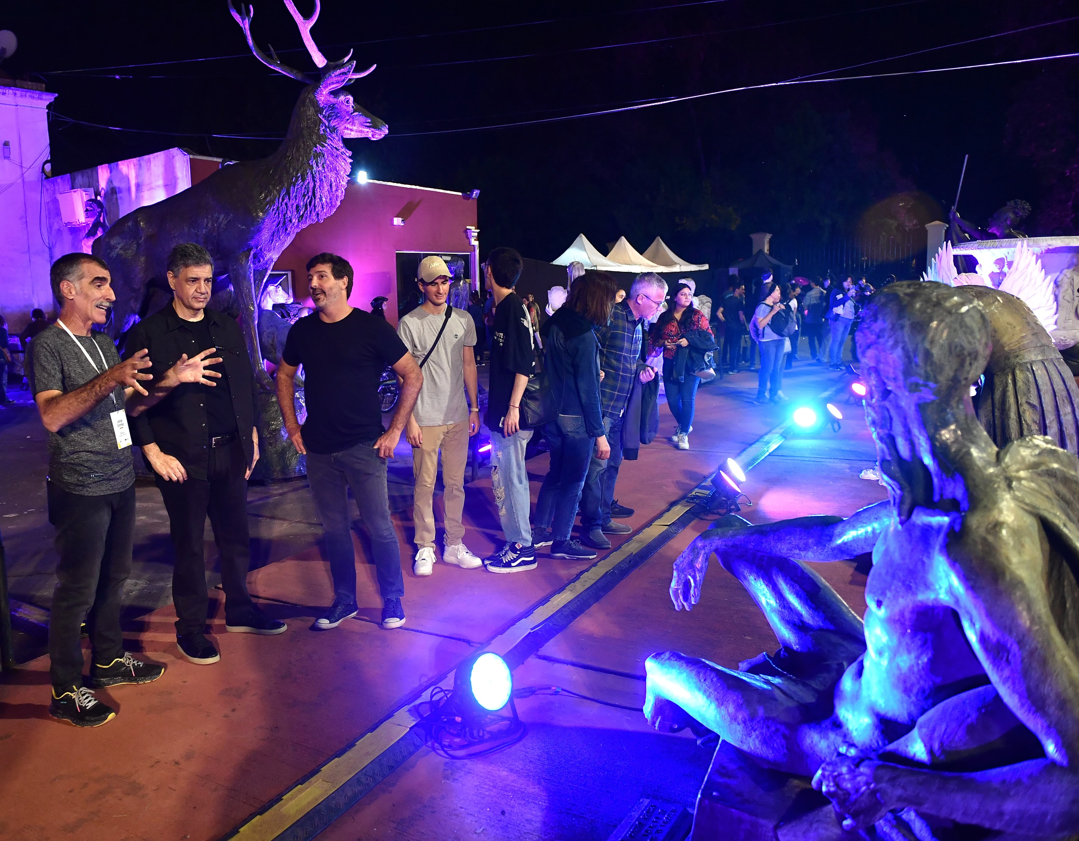 "Estatuas bajo las estrellas": la Ciudad mostró cómo se restauran las esculturas porteñas