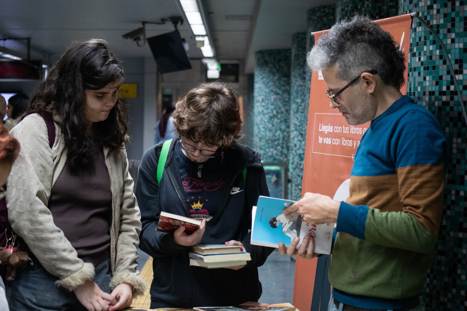 Se realizó una feria de intercambio de libros en la Línea H