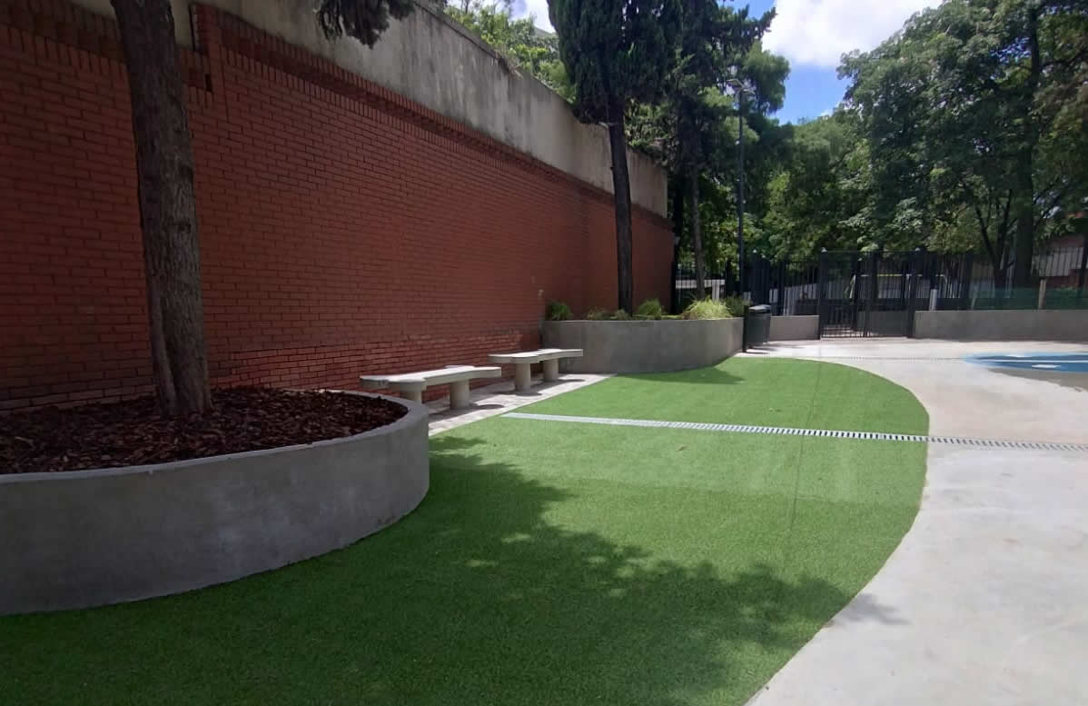 Inauguración de un nuevo canil en el Patio Félix Liceaga